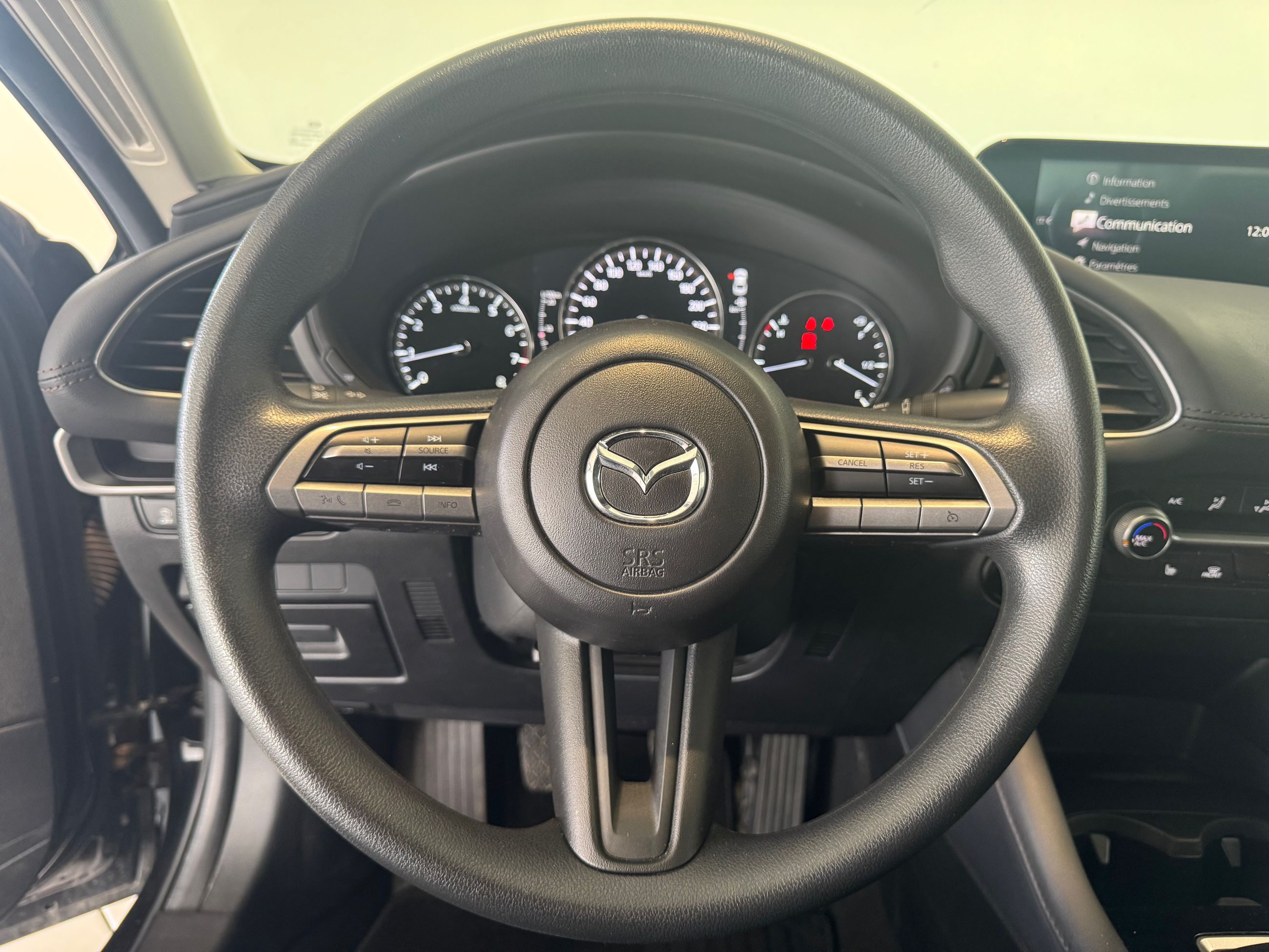 Mazda 3 GX + A/C + CAMERA + BLUETOOTH + WOW +++ 2022