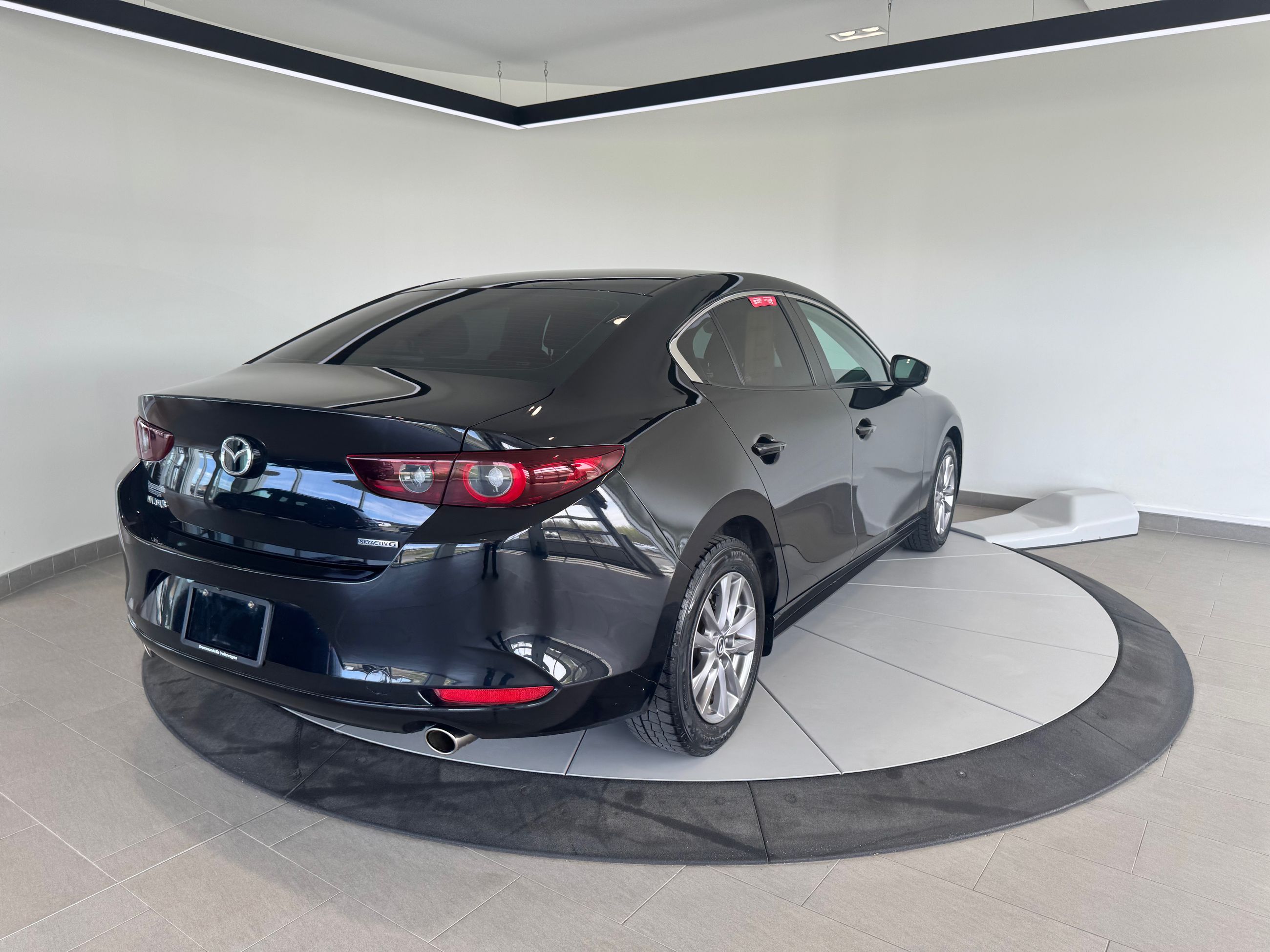 Mazda 3 GX + A/C + CAMERA + BLUETOOTH + WOW +++ 2022