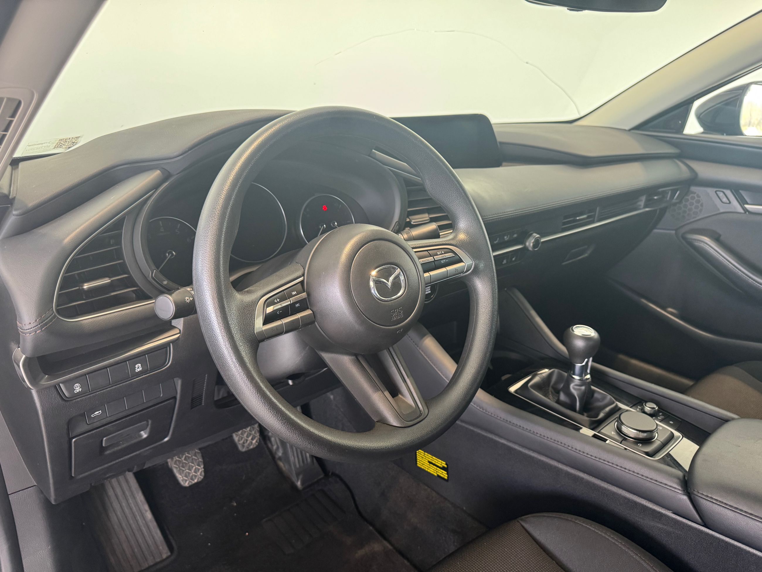 Mazda 3 GX + A/C + CAMERA + BLUETOOTH + WOW +++ 2022