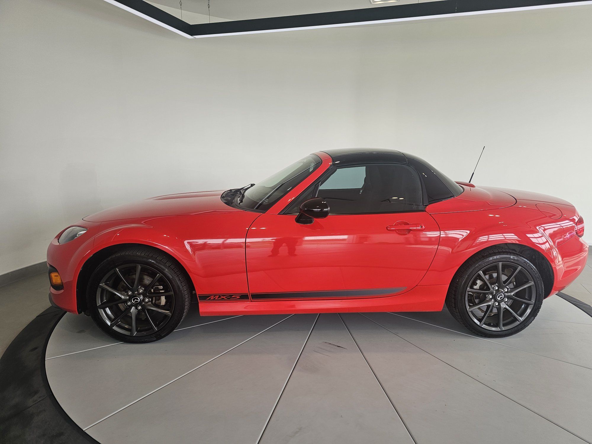 Mazda MX-5 Miata GS + CLUB + LOOK + TOIT DURE + SPECIAL EDITION +++ 2014