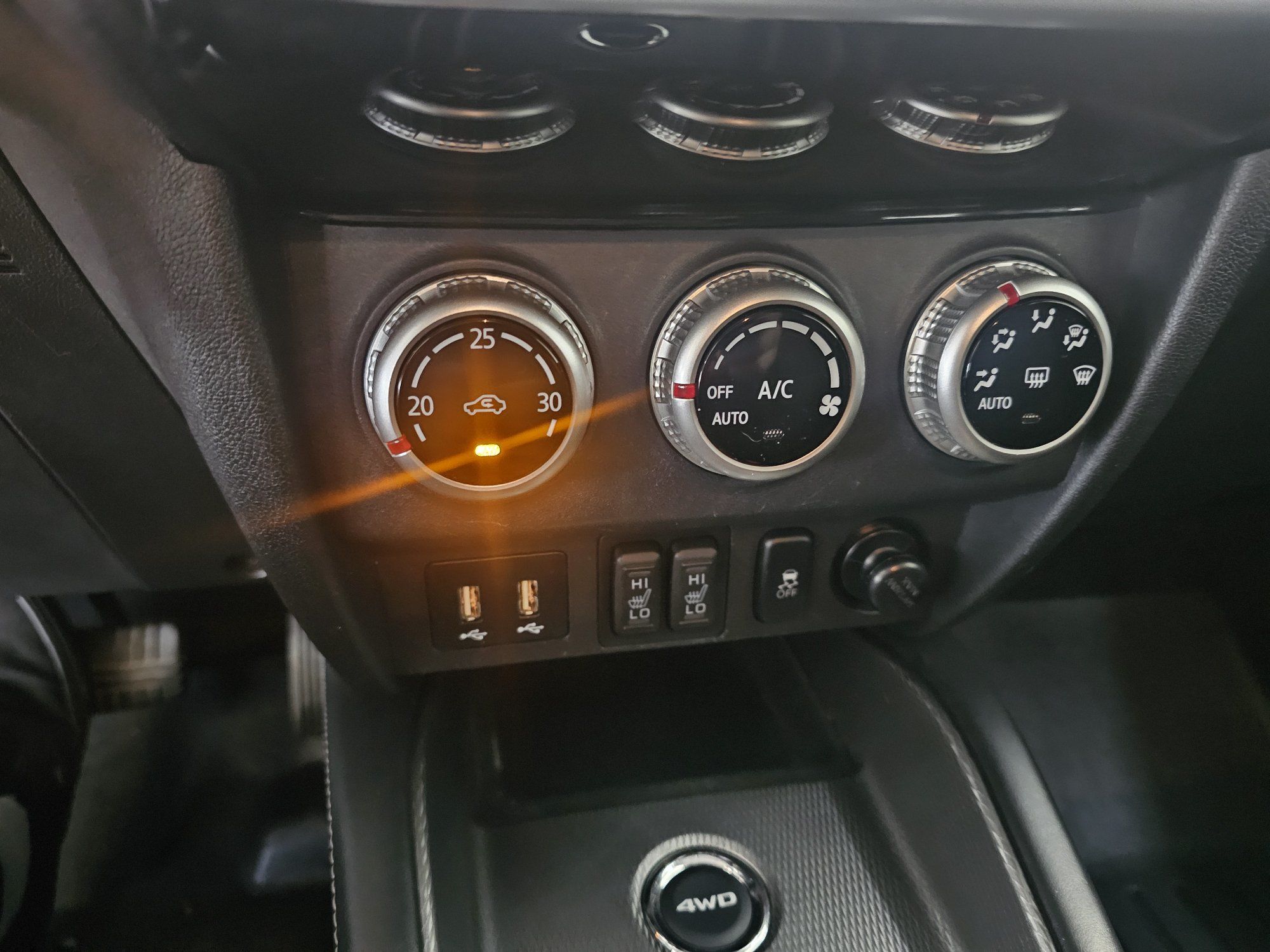 Mitsubishi RVR ES + CAMERA + BAS KM + BLUETOOTH + WOW!+++ 2021