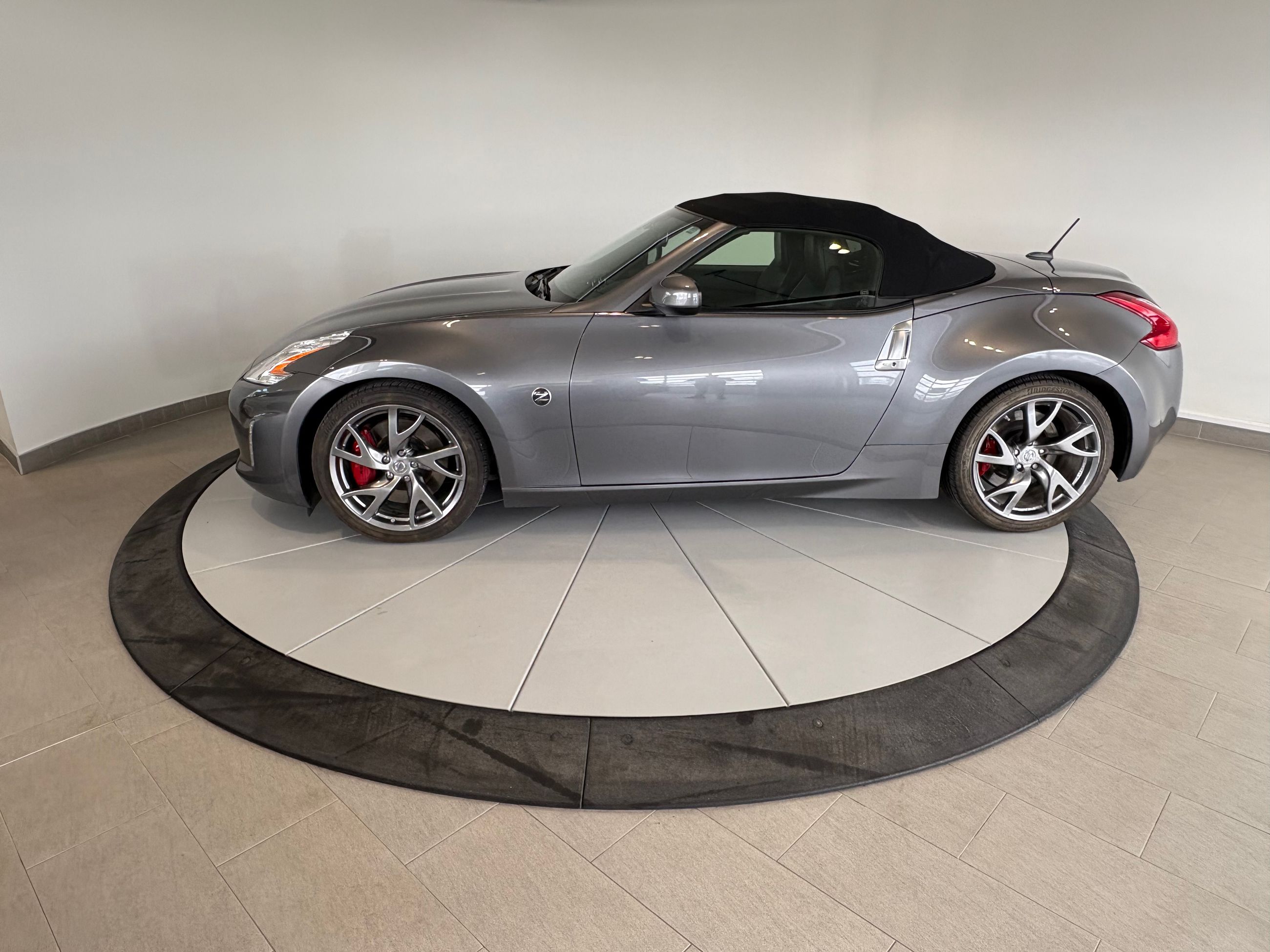 Nissan 370Z SPORT + TOURING + CUIR + NAV/GPS + RARE + WOW ++ 2017