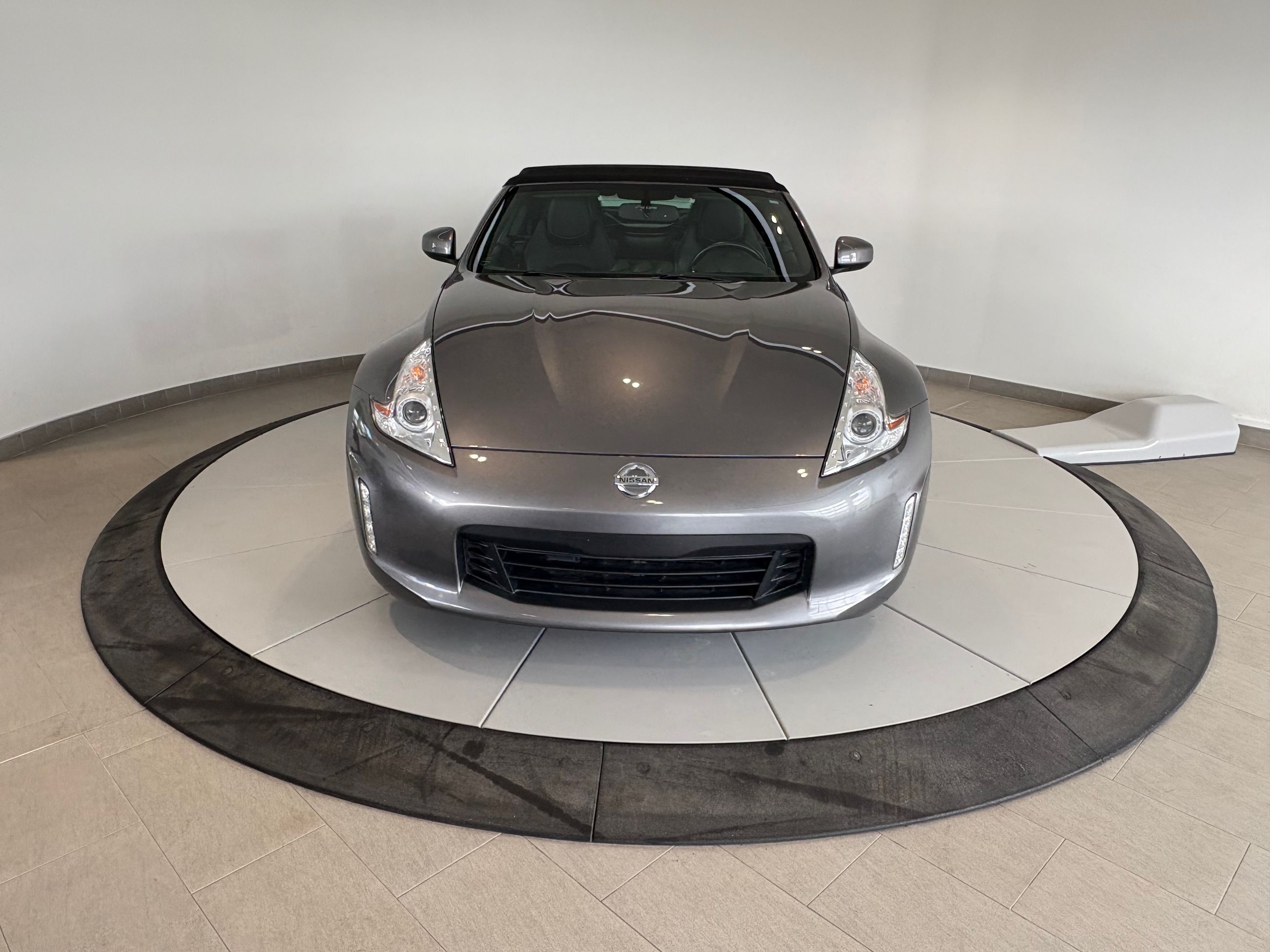 Nissan 370Z SPORT + TOURING + CUIR + NAV/GPS + RARE + WOW ++ 2017