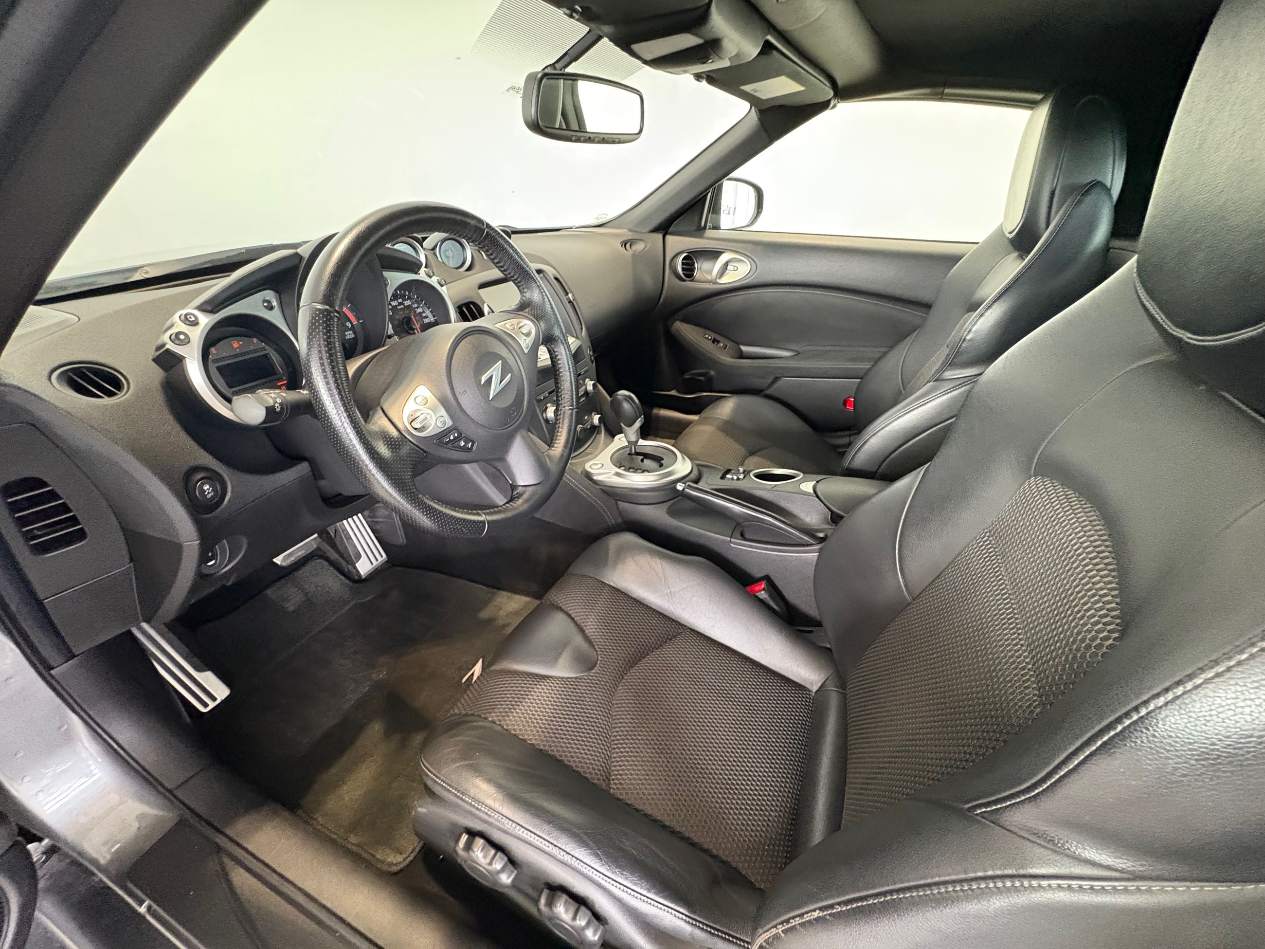 Nissan 370Z SPORT + TOURING + CUIR + NAV/GPS + RARE + WOW ++ 2017