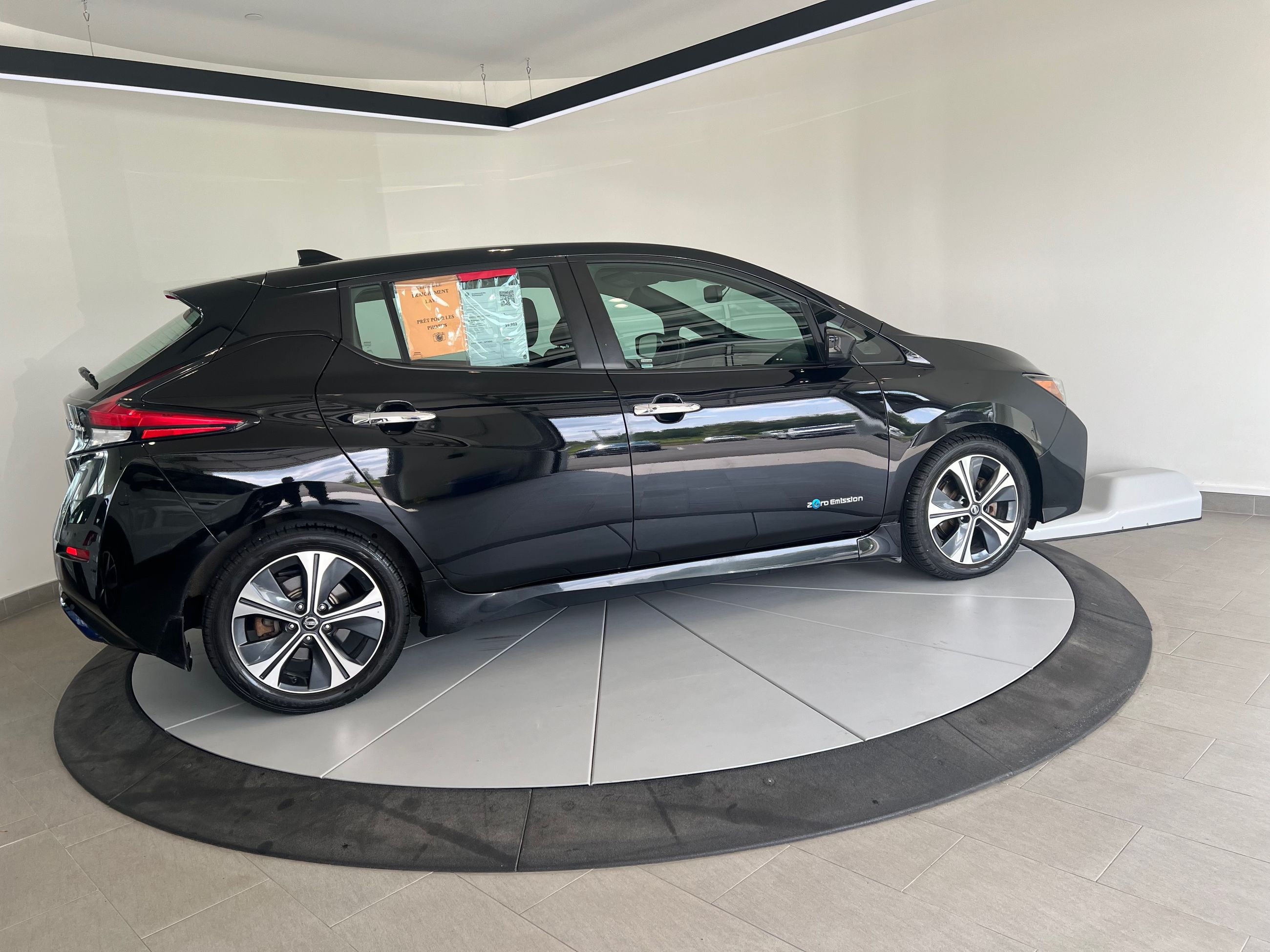 2019 Nissan Leaf SV + CAMERA + CARPLAY + A/C + WOW!+++