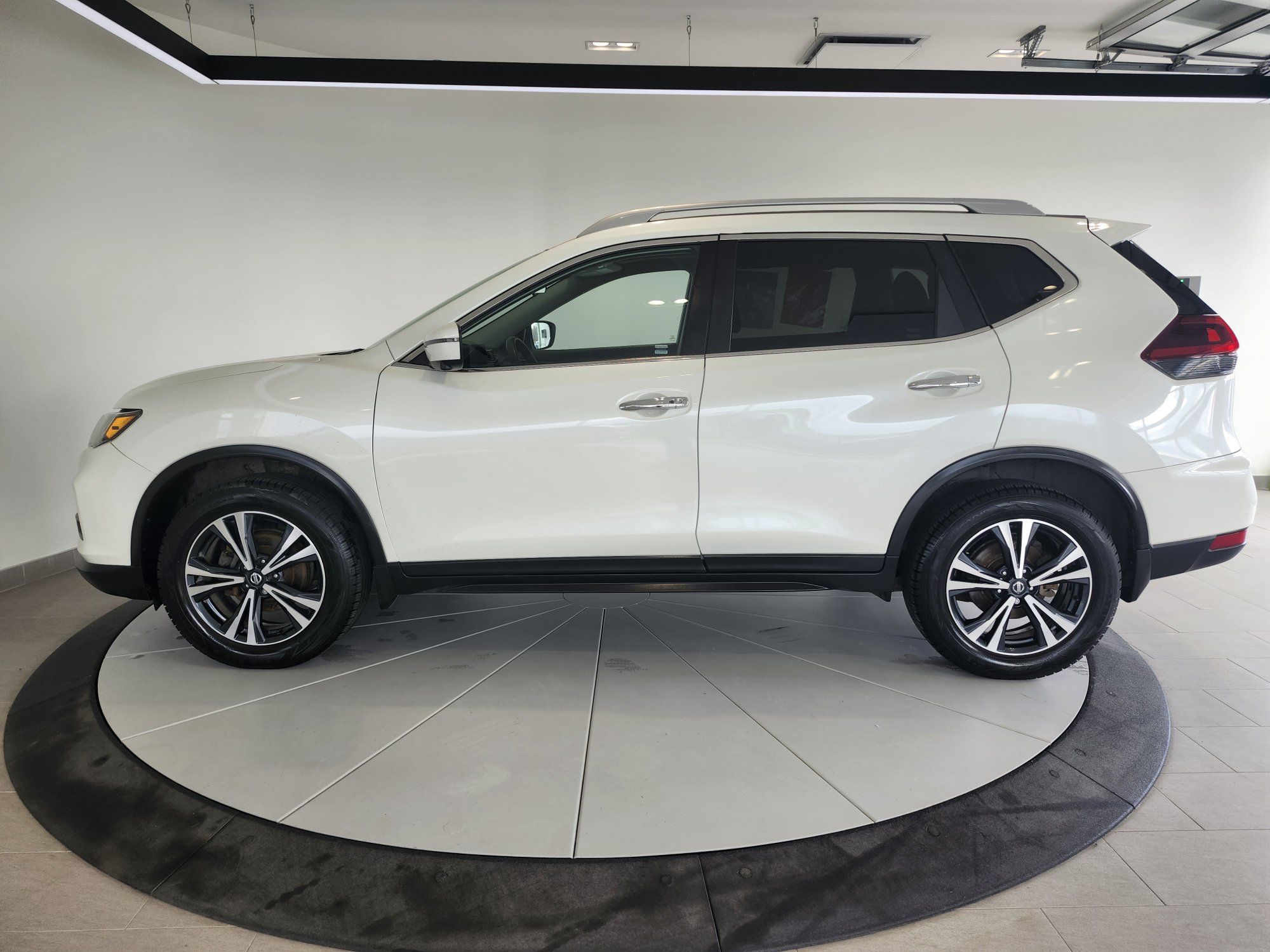 Nissan Rogue SV + AWD + TOIT + A/C + CAMERA + WOW +++ 2020