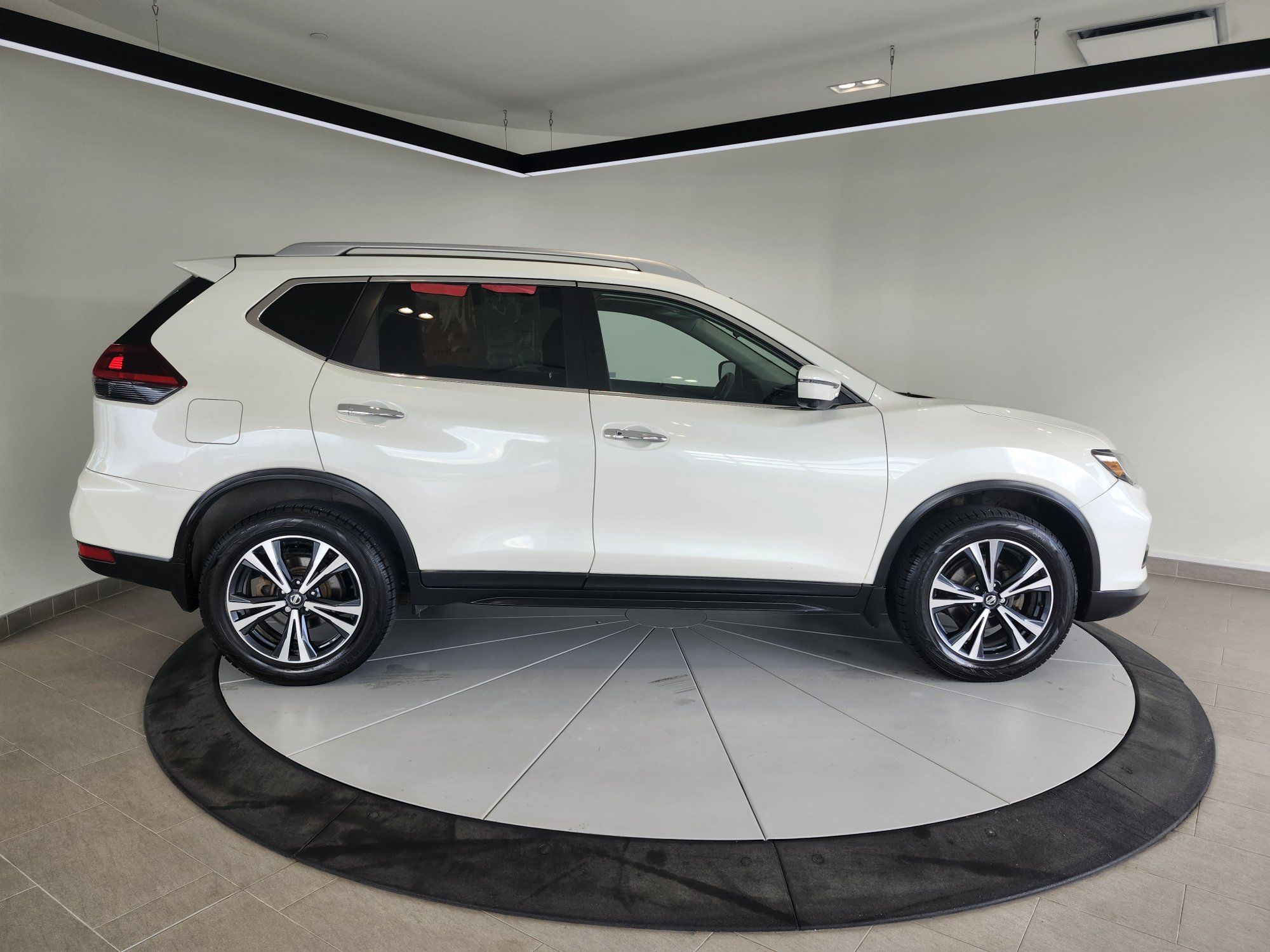 Nissan Rogue SV + AWD + TOIT + A/C + CAMERA + WOW +++ 2020