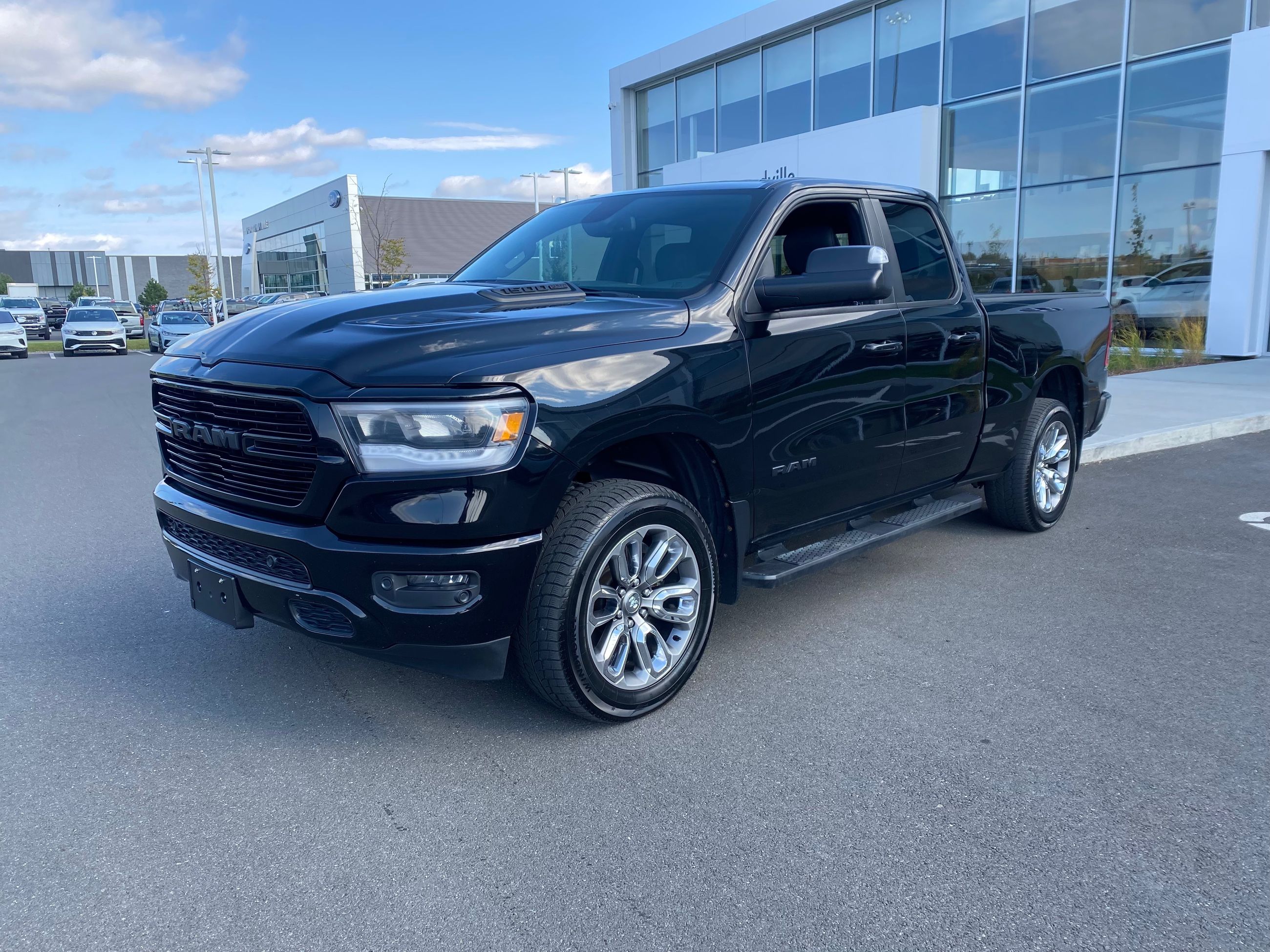 Ram 1500 Sport + V8 + 5.7 HEMI + HITCH + CAMERA + 2019 175 245 KM