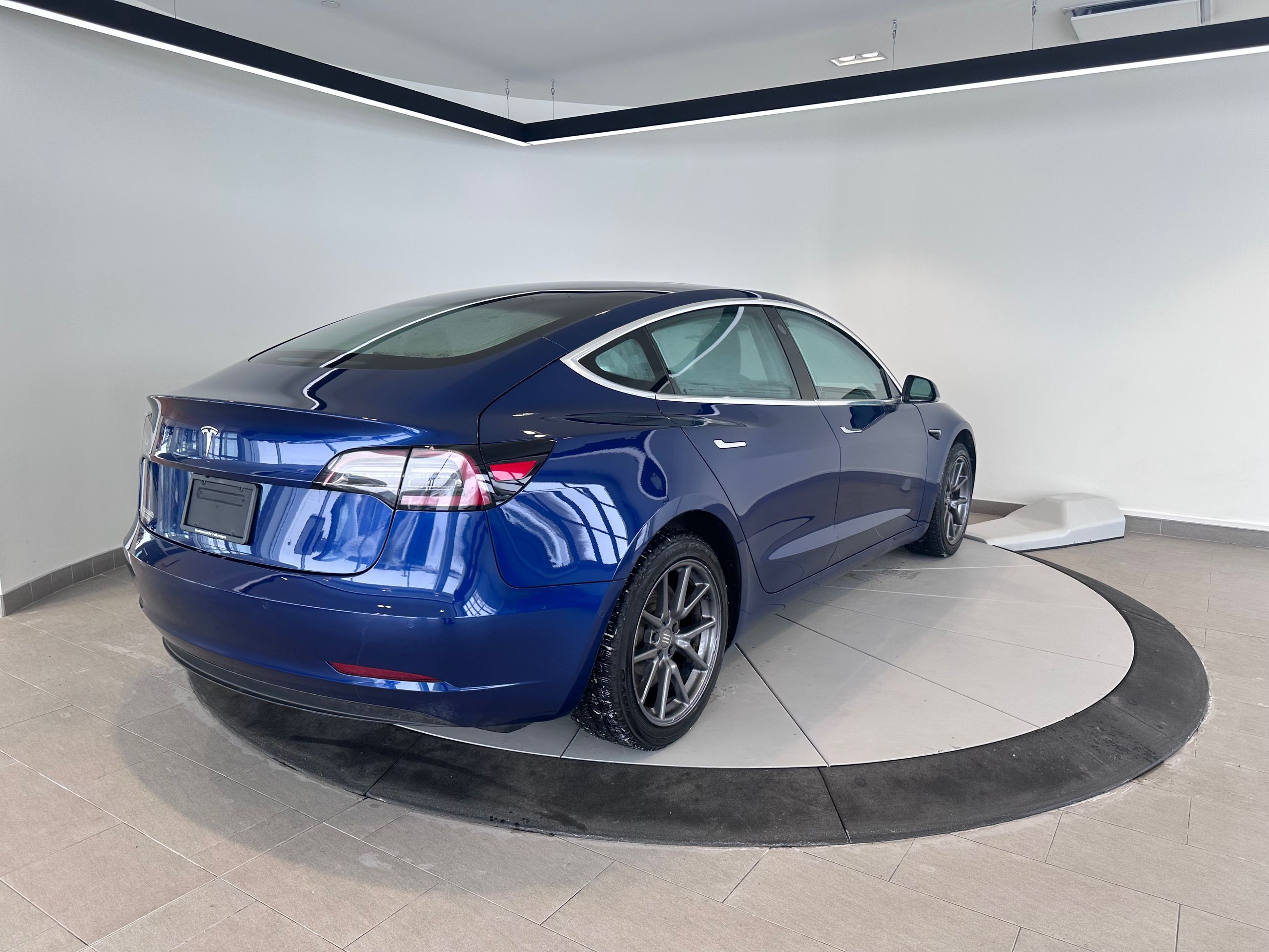 2020 Tesla MODEL 3 Standard Range Plus + TOIT + 424 KM + ECRAN +++