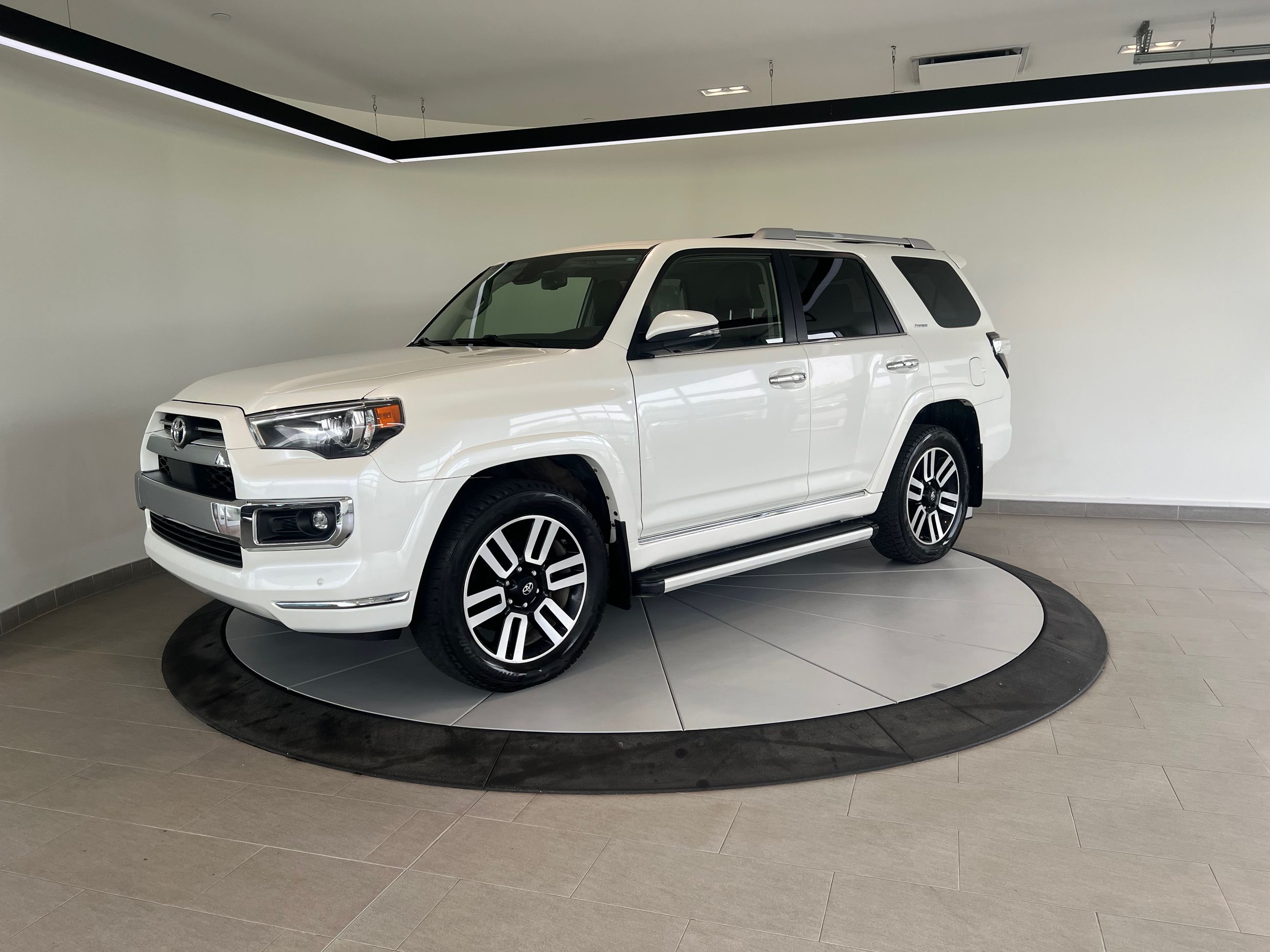 Toyota 4Runner LIMITED + CUIR + TOIT + JAMAIS ACCIDENT + WOW +++ 2021
