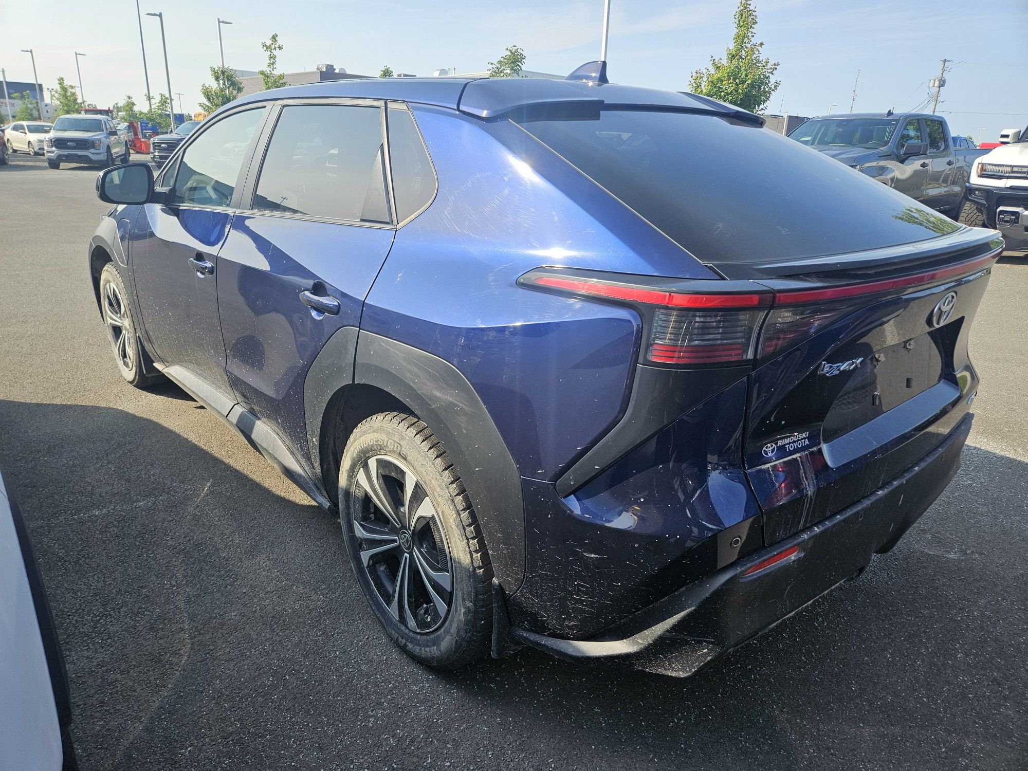 Toyota BZ4X XLE + TOIT + CAMERA + CARPLAY + WOW!++ 2023