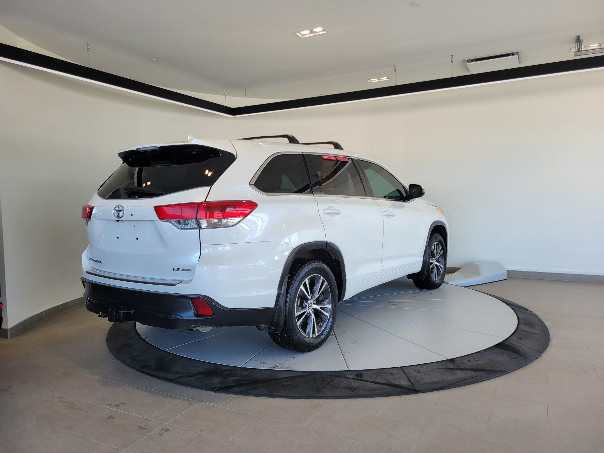 Toyota Highlander LE + 7 PASSAGERS + A/C + CAMERA + WOW +++ 2018