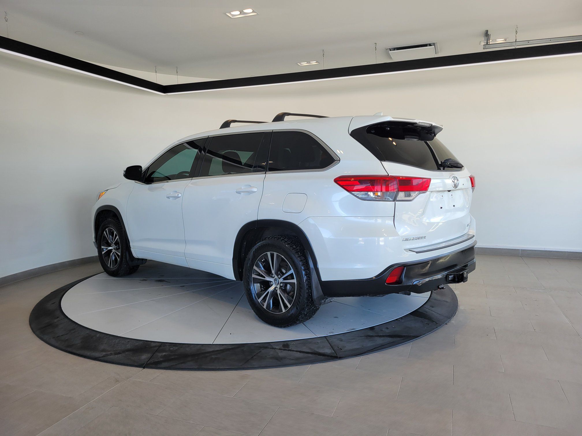 Toyota Highlander LE + 7 PASSAGERS + A/C + CAMERA + WOW +++ 2018