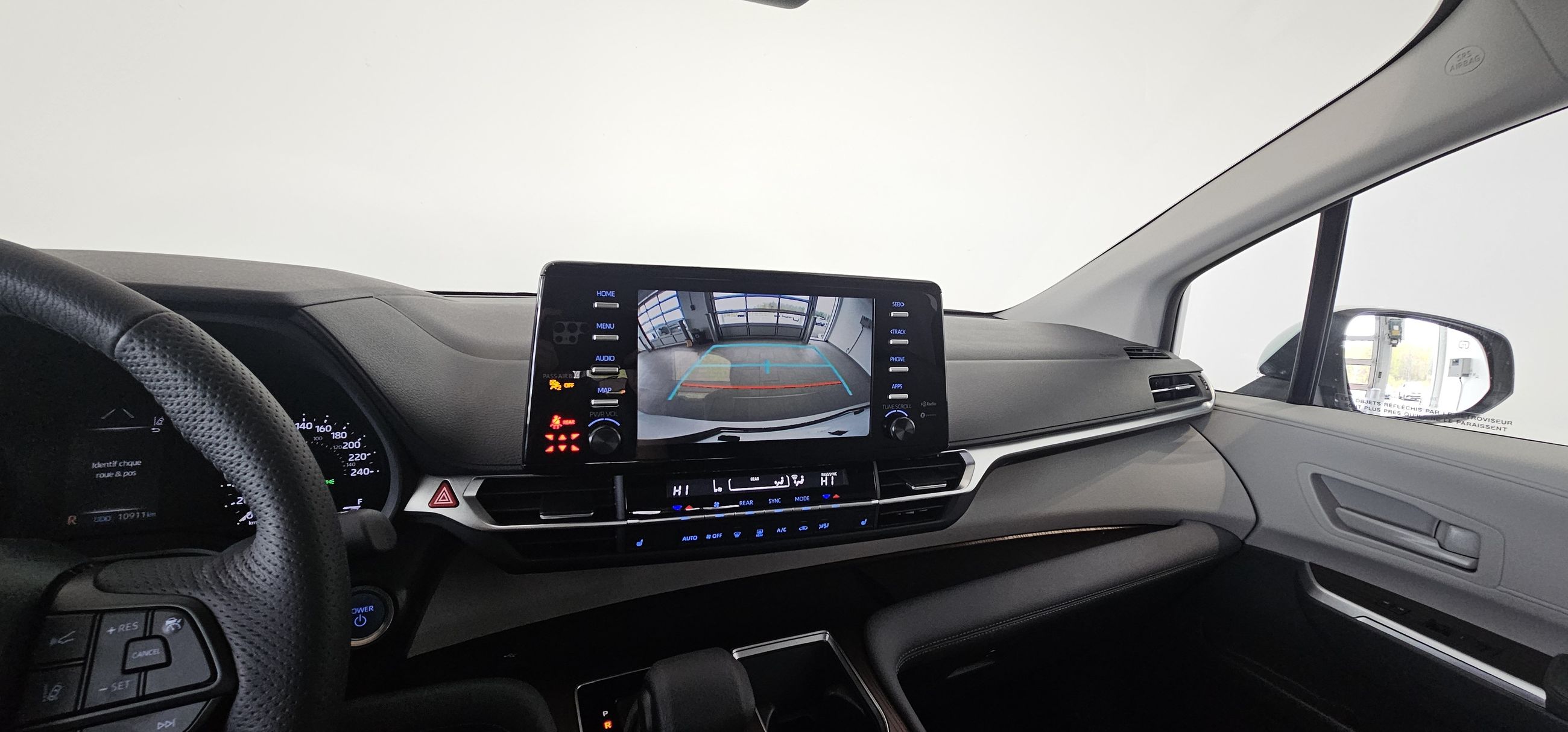 Toyota Sienna LE + AWD + 8 PASSAGERS + CAMERA + BAS KM + WOW +++ 2024