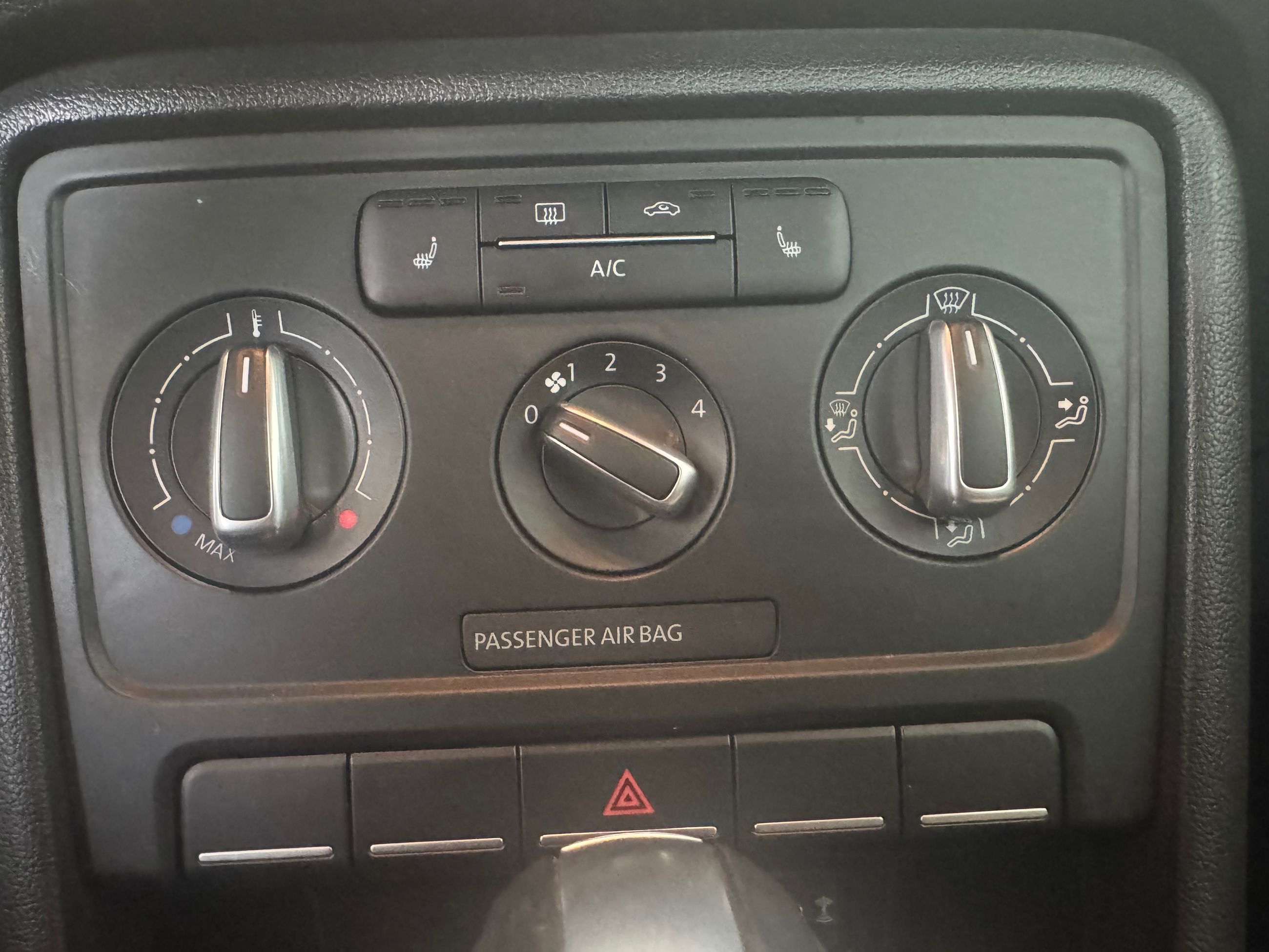 Volkswagen Beetle Convertible A/C + BLUETOOTH + CAMERA + WOW ! +++ 2018