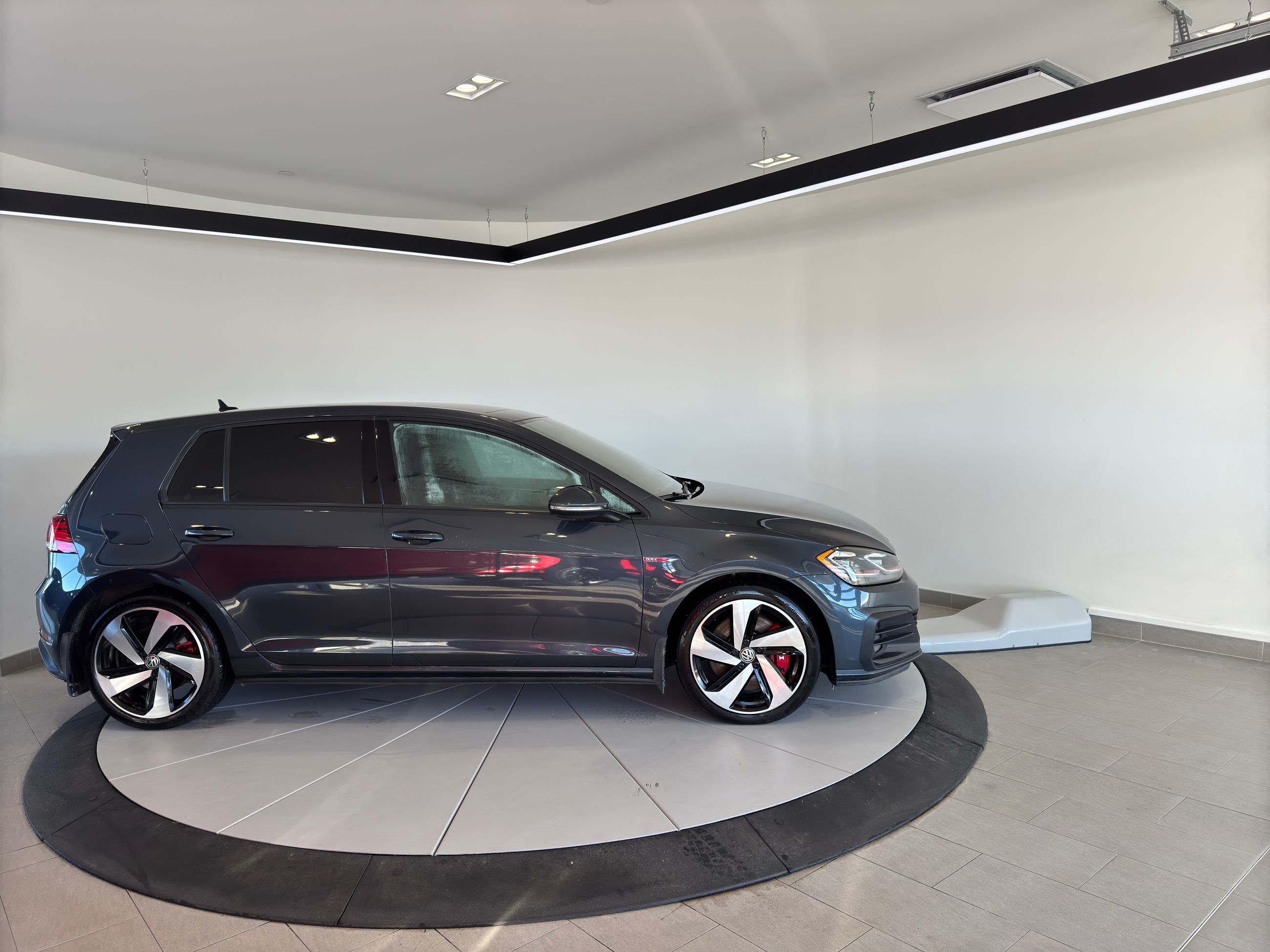 2020 Volkswagen Golf GTI Autobahn + CUIR + CARPLAY + NAVIGATION +++