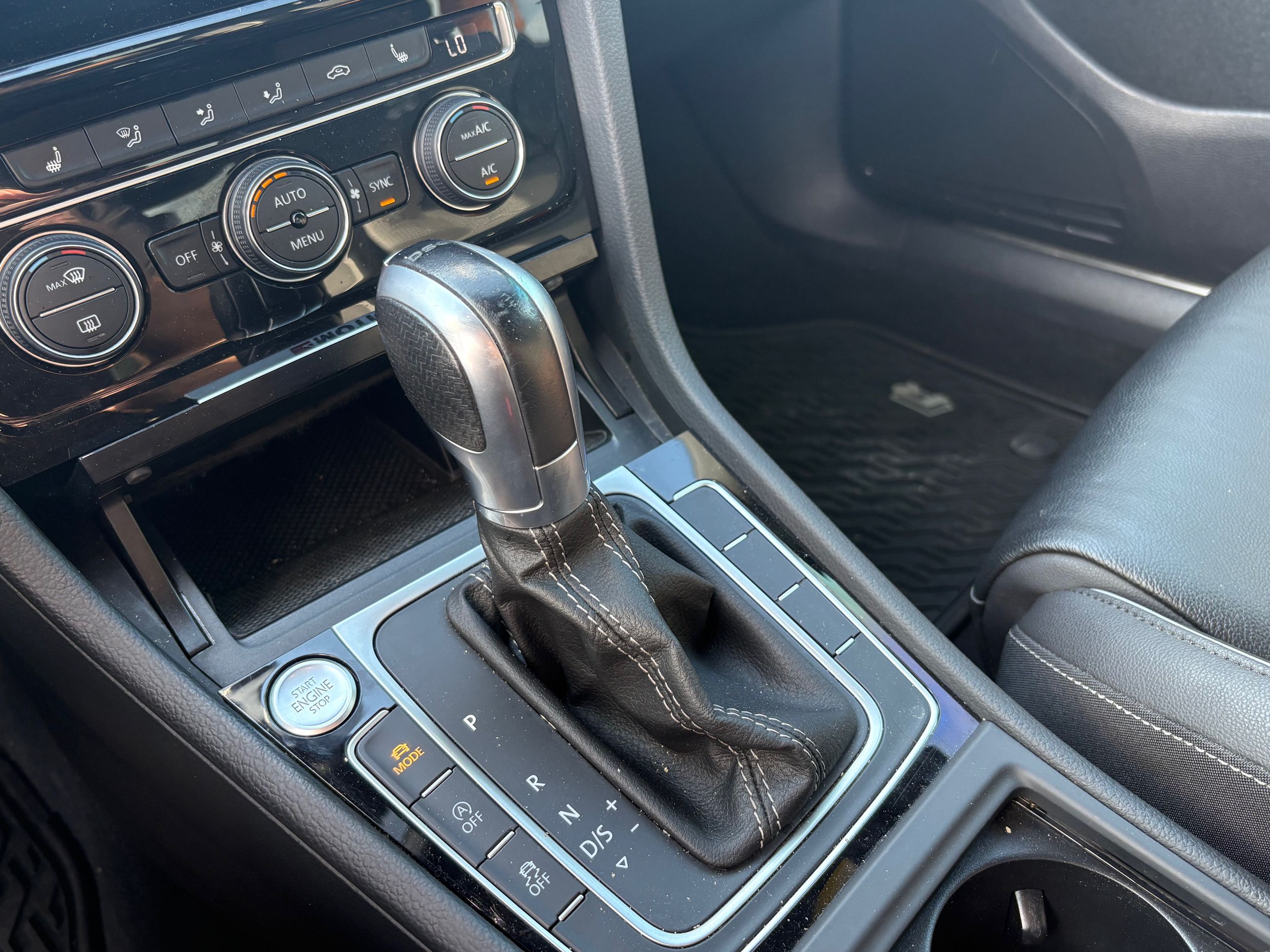 Volkswagen Golf R 4MOTION + CAMERA + CARPLAY + CUIR + WOW!+++ 2019