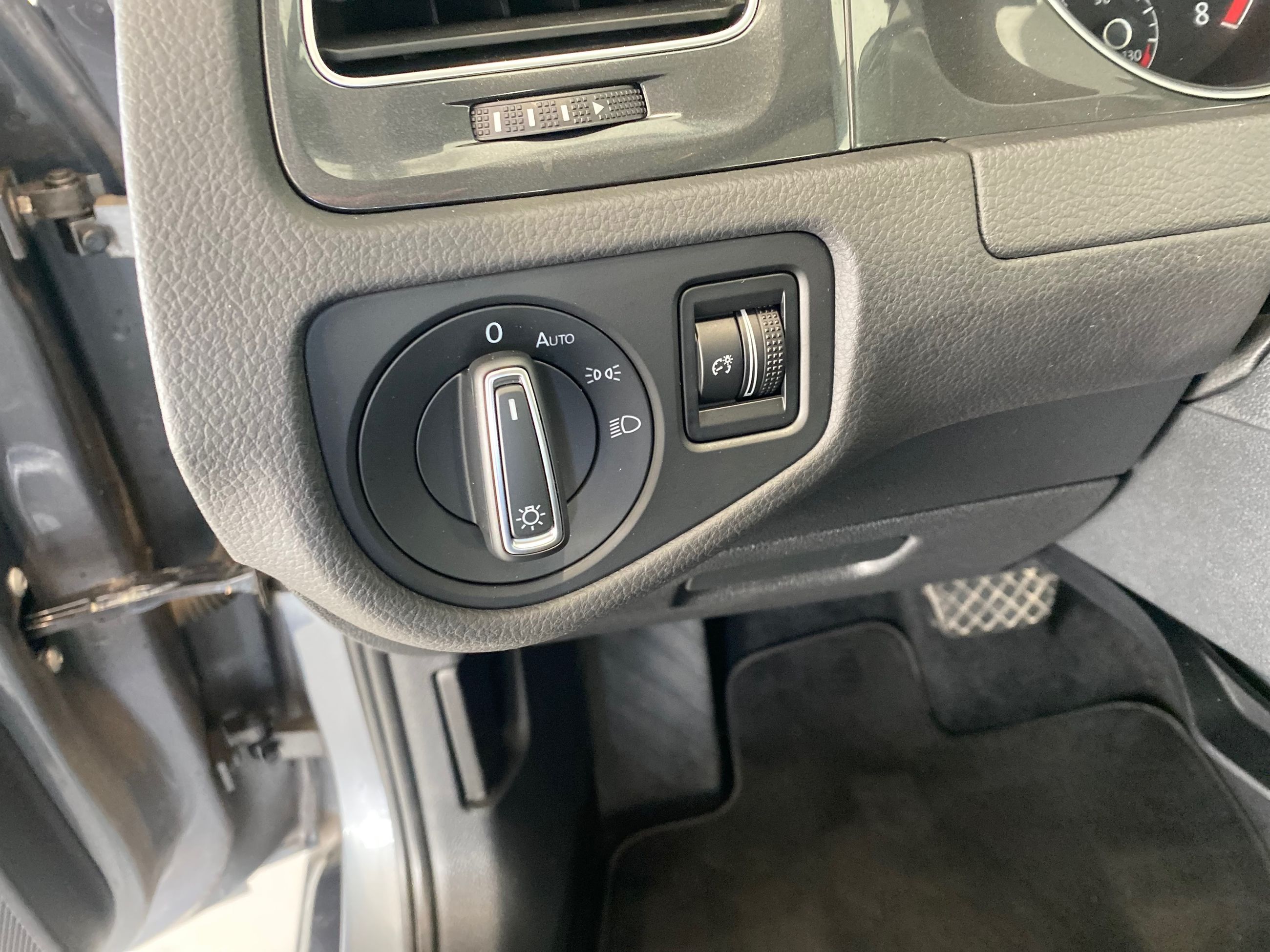 Volkswagen Golf COMFORTLINE + A/C + CARPLAY + CAMERA + BAS KM +++ 2019