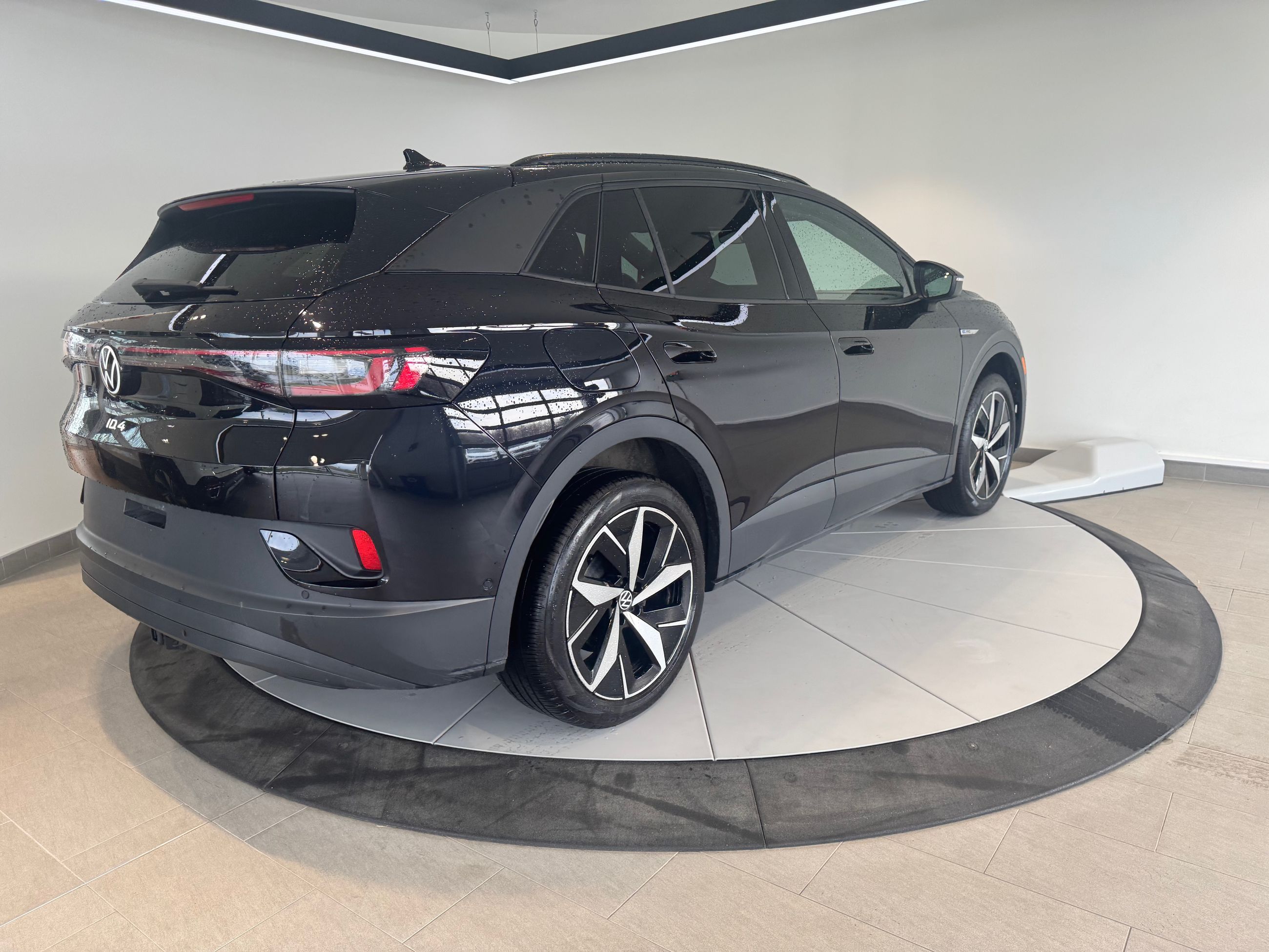 Volkswagen ID.4 Pro + AWD + 82 KW/H + 468 KM + WOW +++ 2024