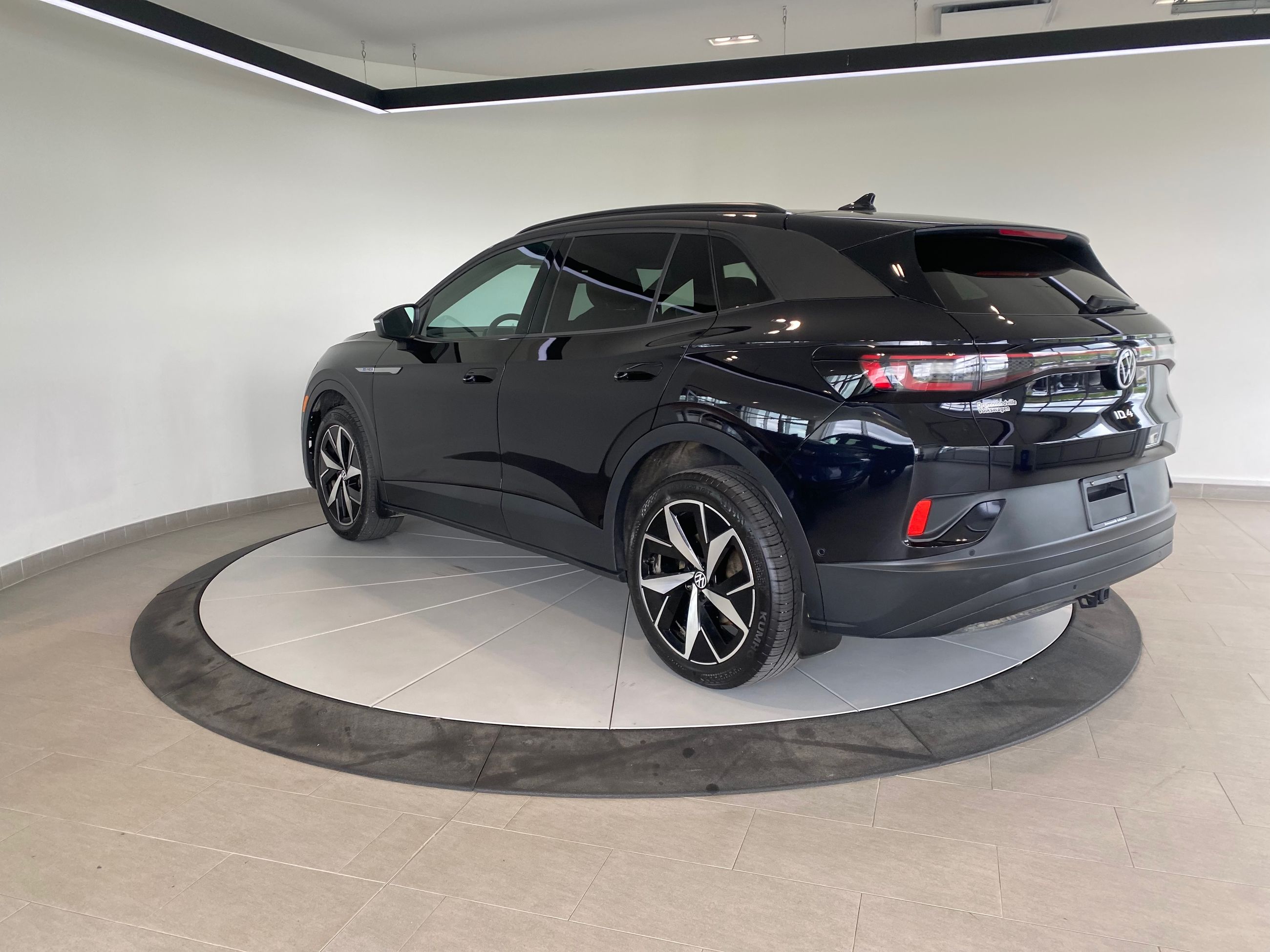 Volkswagen ID.4 PRO S + AWD + CARPLAY + CAMERA + GPS+TOIT+ WOW+++ 2024