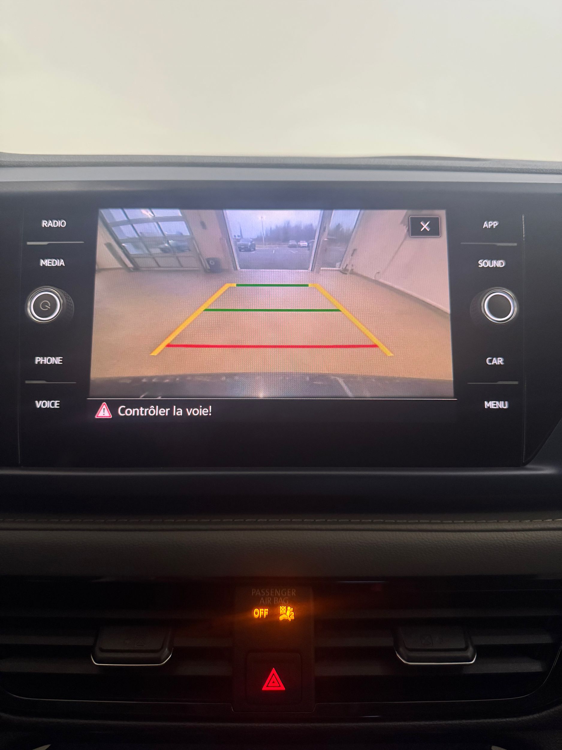 Volkswagen Taos Comfortline + AWD + A/C + CARPLAY + CAMERA + WOW + 2024