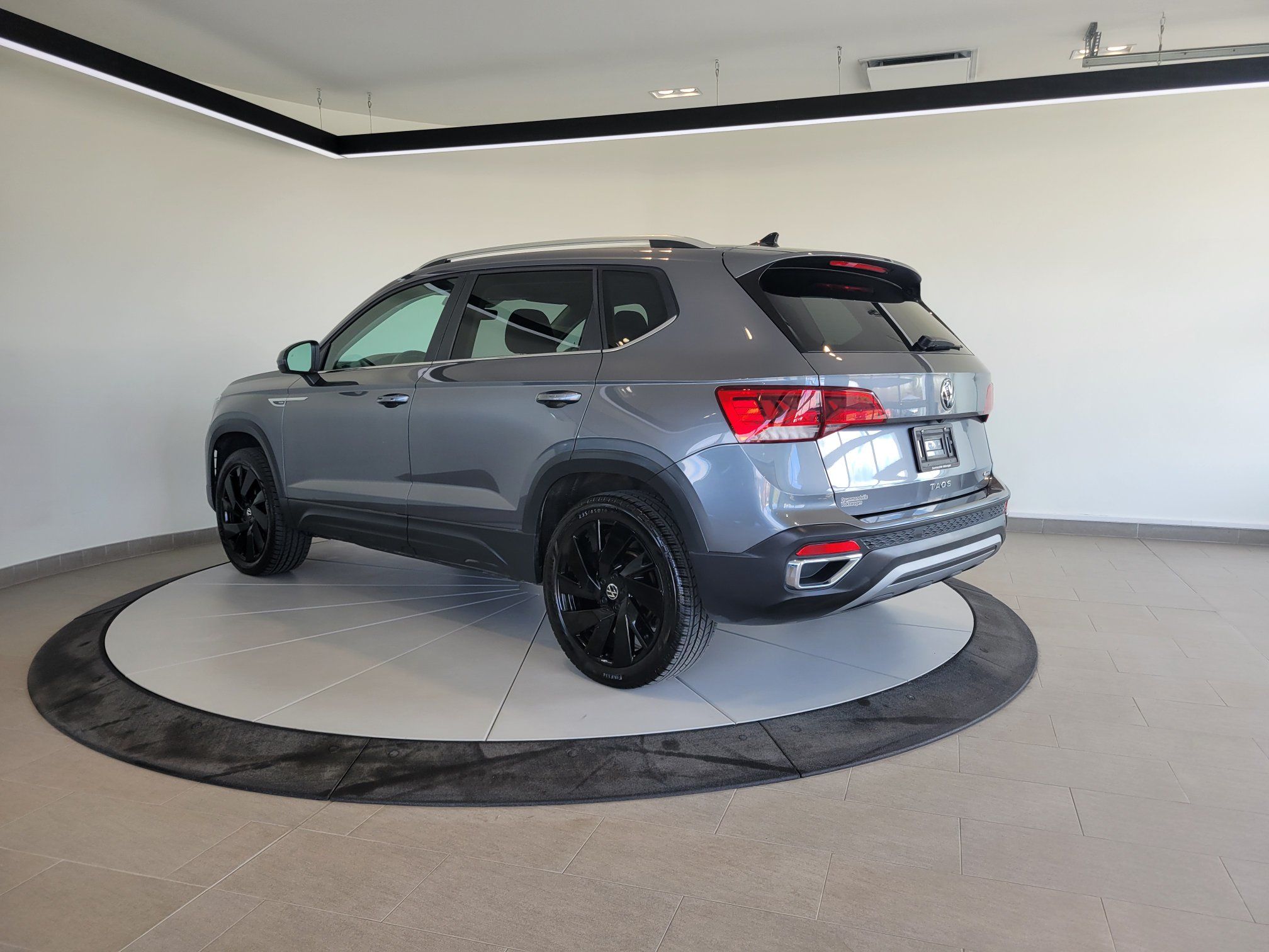 Volkswagen Taos Comfortline + TOIT + CUIR + AWD + CARPLAY + WOW ++ 2024