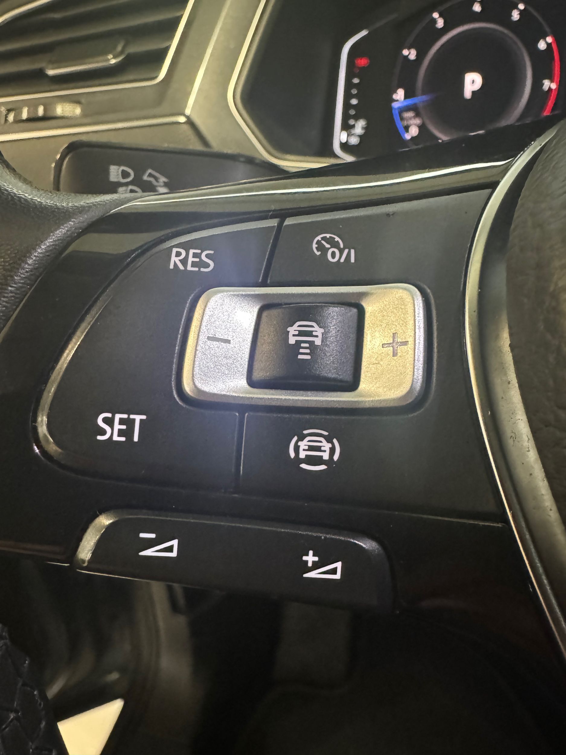 2020 Volkswagen Tiguan Highline + CARPLAY + NAV + CUIR + TOIT PANO +++