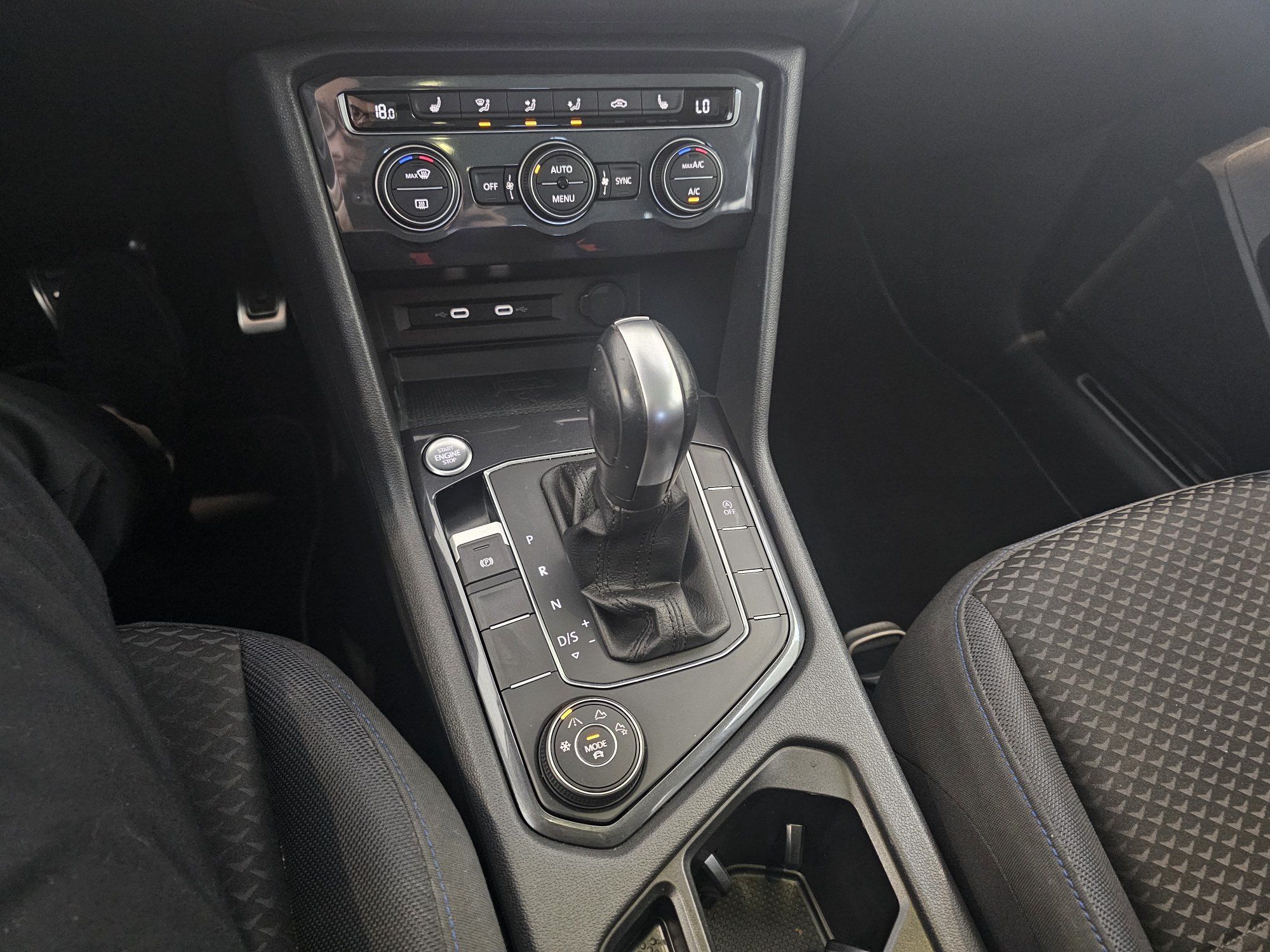 2021 Volkswagen Tiguan UNITED 4 MOTION + AC + CARPLAY + CAMERA + WOW !+++