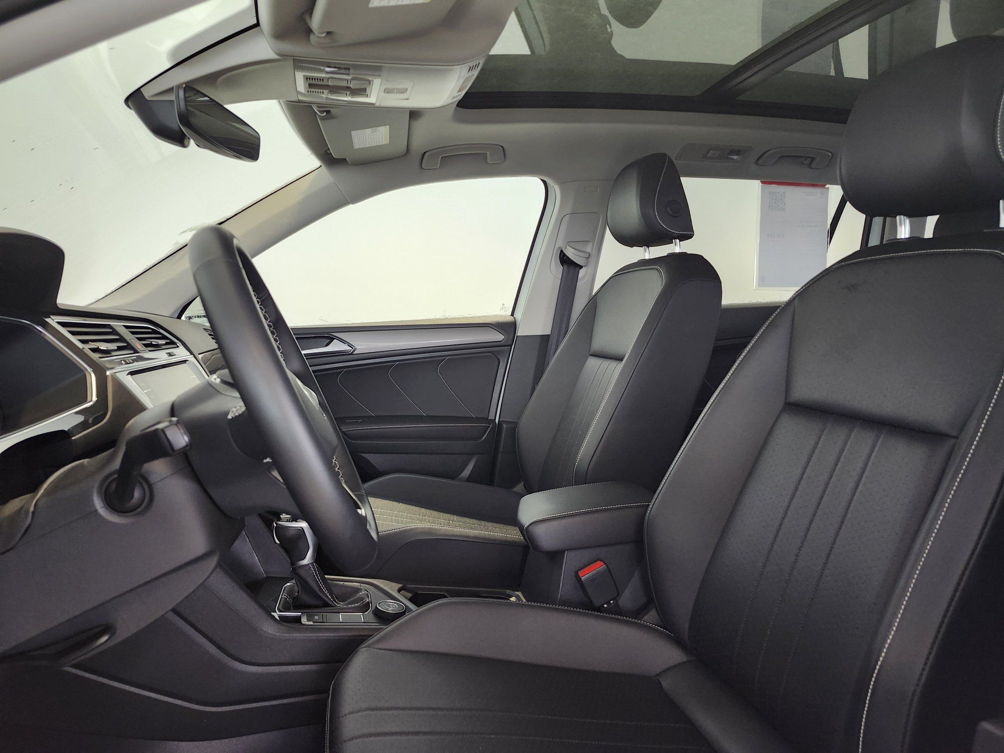 Volkswagen Tiguan Comfortline + CUIR + TOIT + CARPLAY  + A/C + WOW 2022