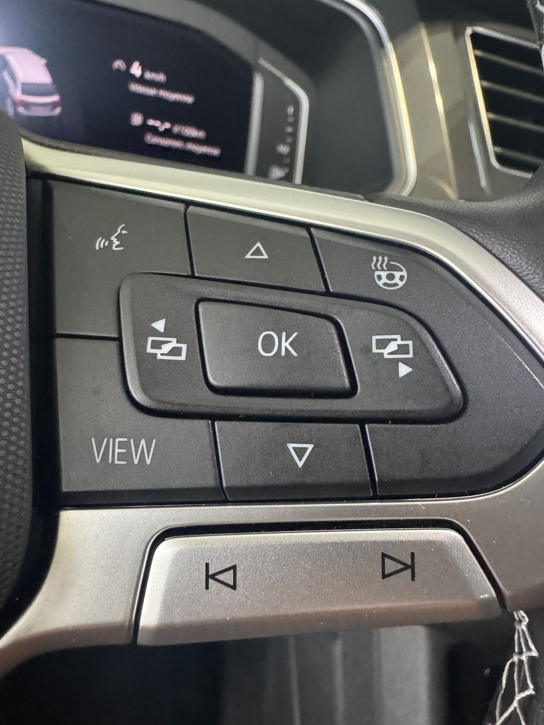 2022 Volkswagen Tiguan Comfortline + CUIR + CARPLAY + A/C + AWD + WOW ++