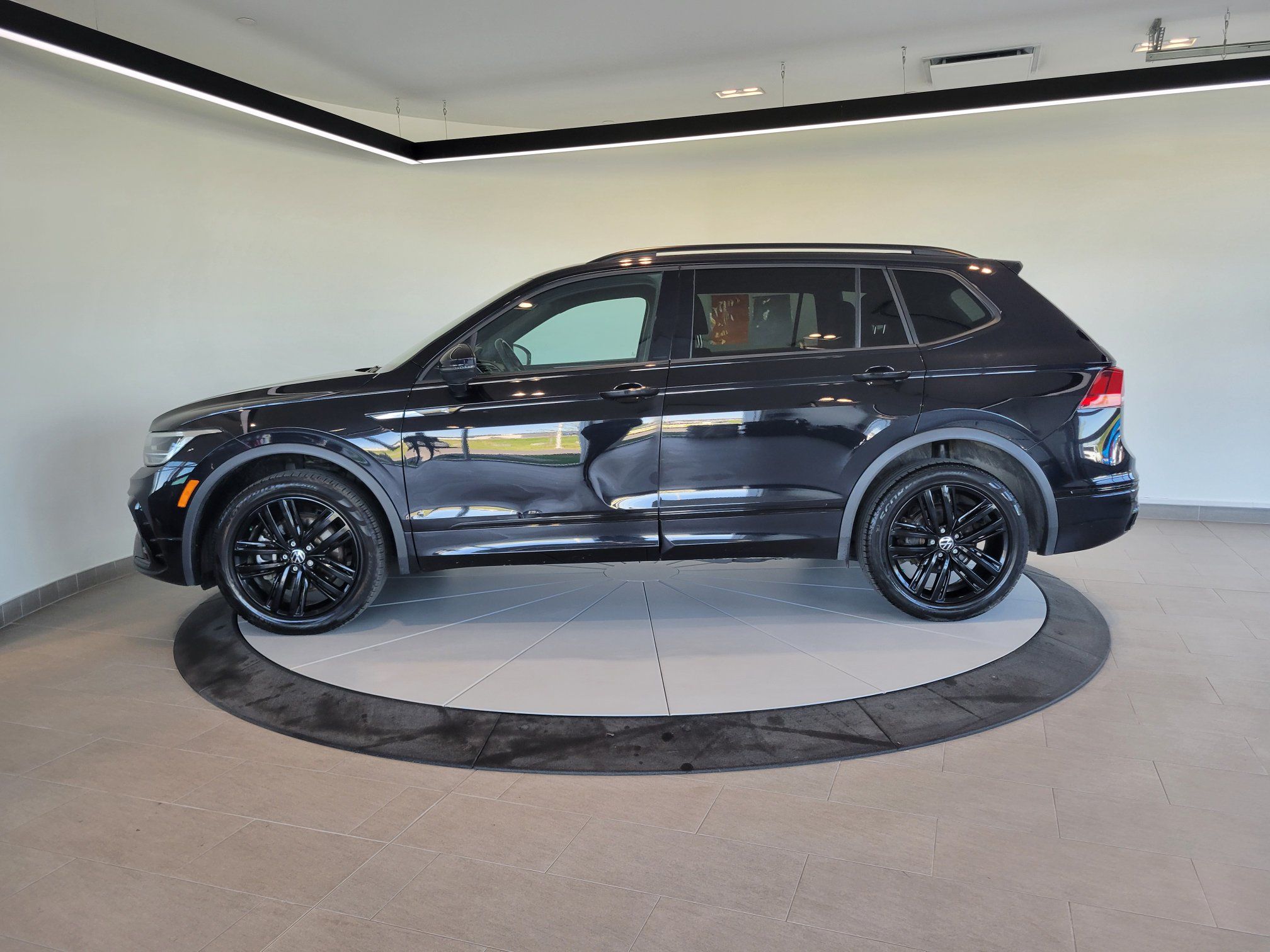 Volkswagen Tiguan Comfortline R-Line Black Edition+ CUIR+TOIT+WOW+++ 2022