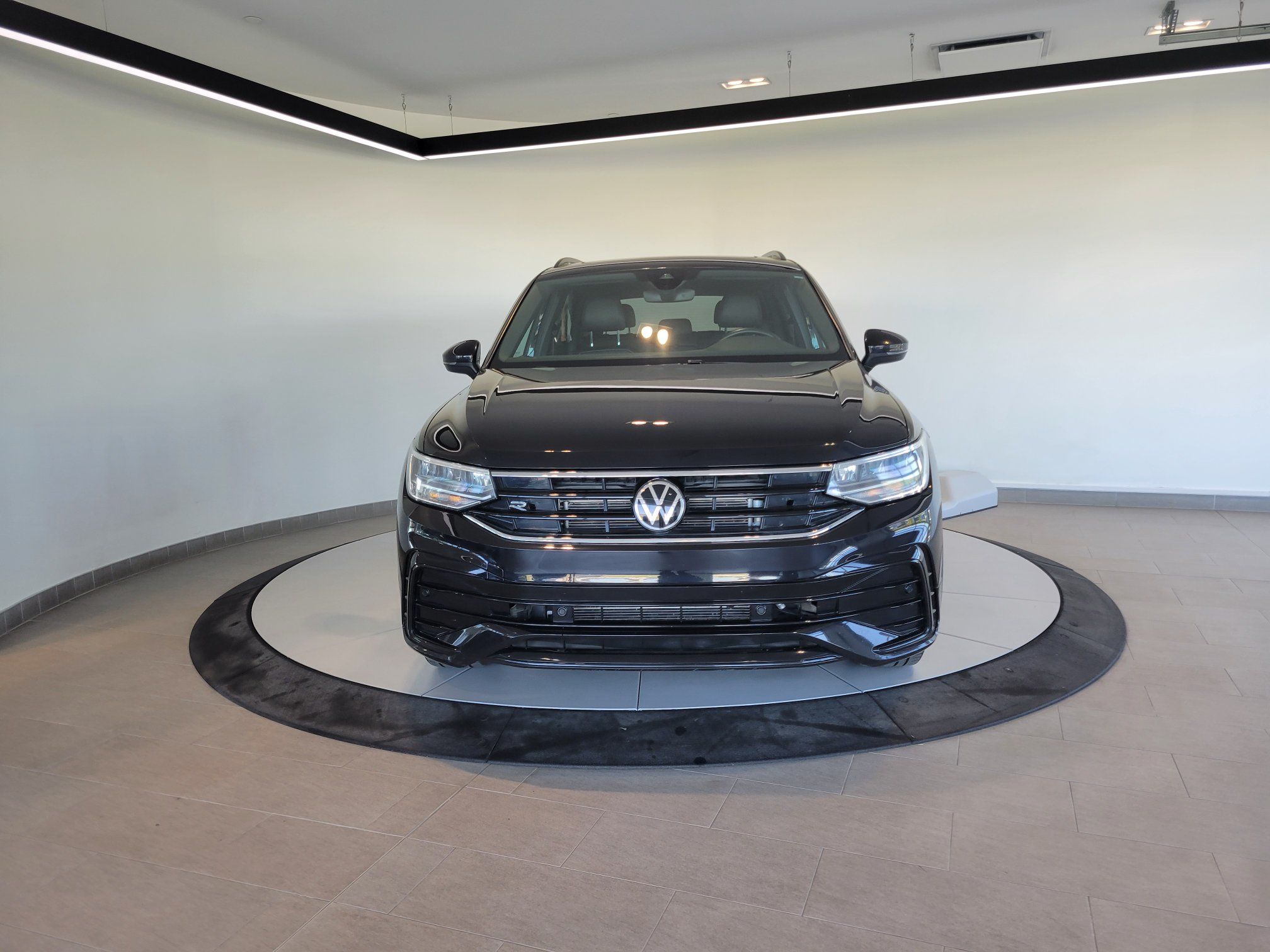 Volkswagen Tiguan Comfortline R-Line Black Edition+ CUIR+TOIT+WOW+++ 2022