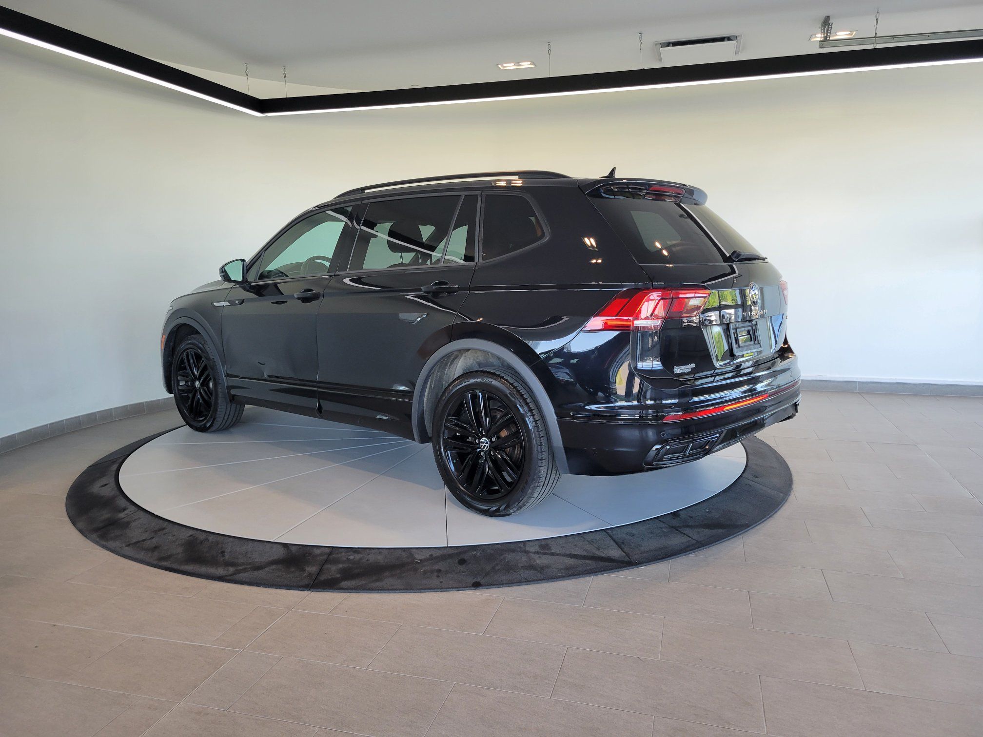 Volkswagen Tiguan Comfortline R-Line Black Edition+ CUIR+TOIT+WOW+++ 2022