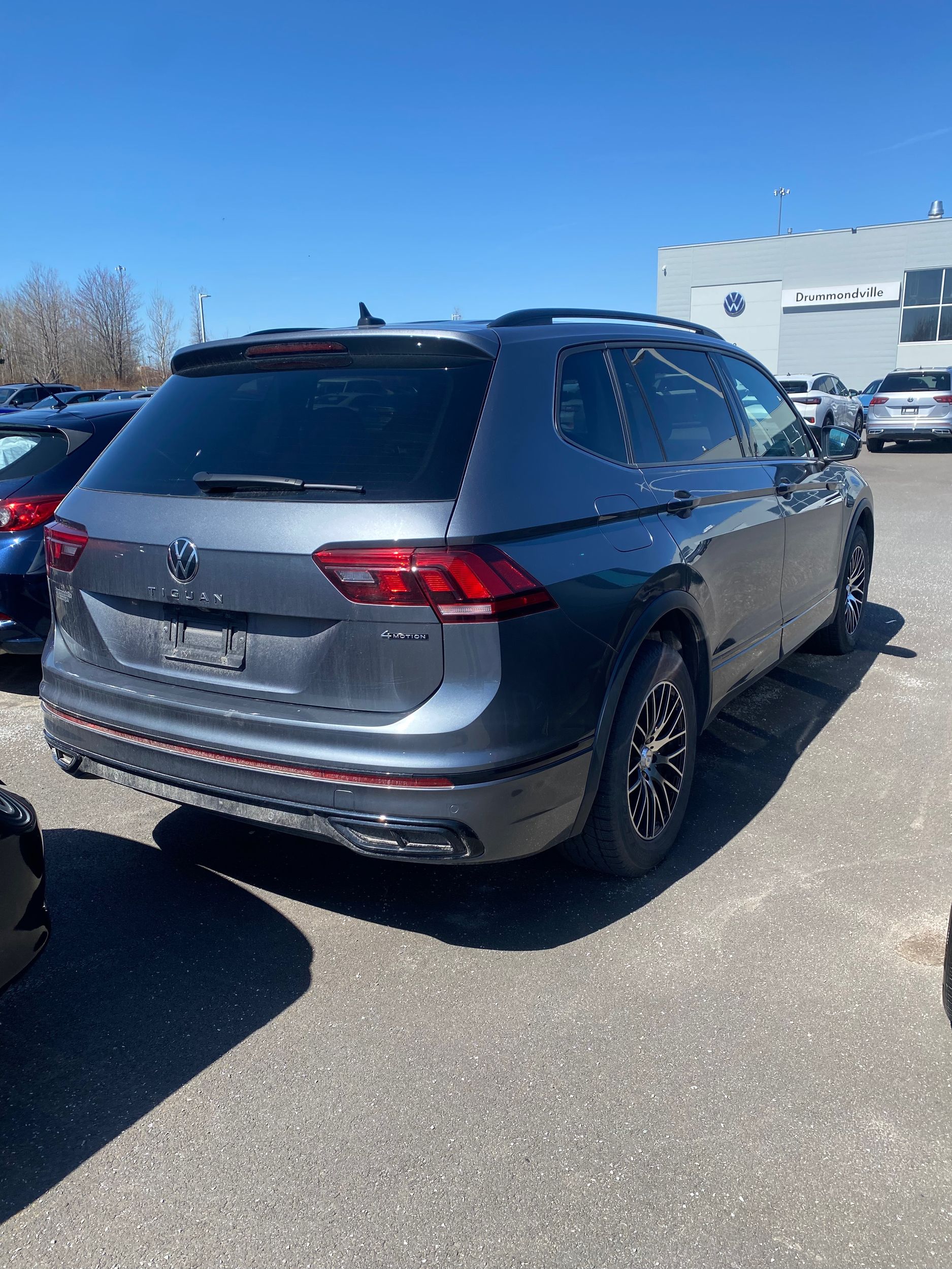 2023 Volkswagen Tiguan Comfortline R-Line Black Edition