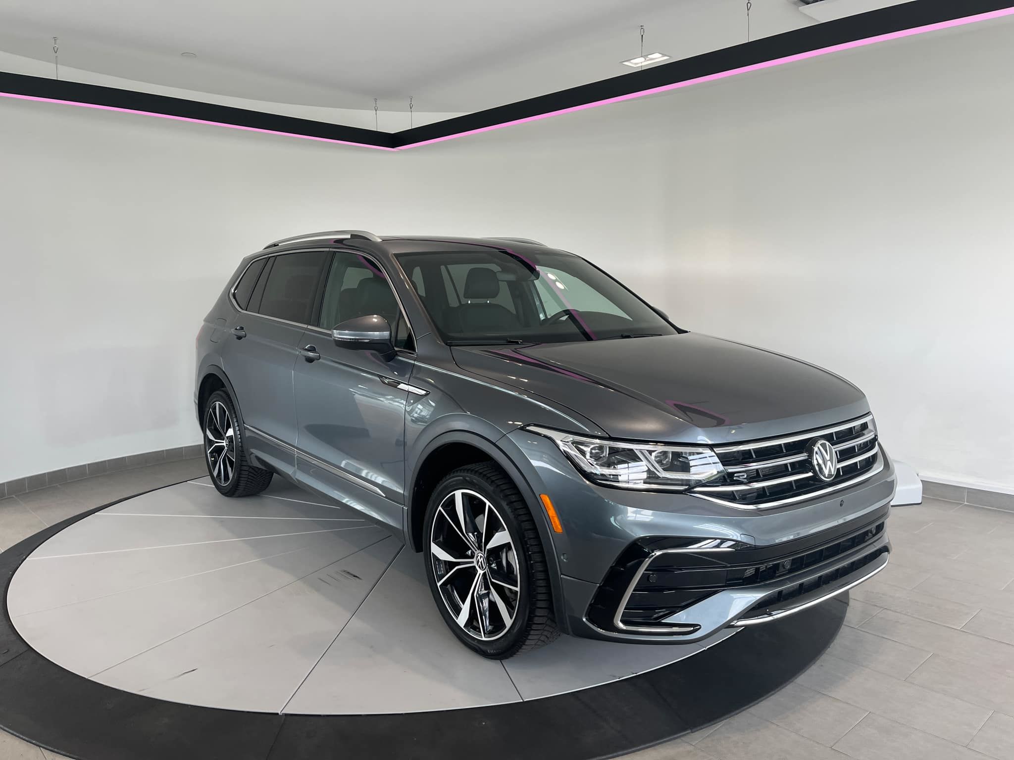 2024 Volkswagen Tiguan Highline R-Line +  DÉMO DISPONIBLE MAINTENANT