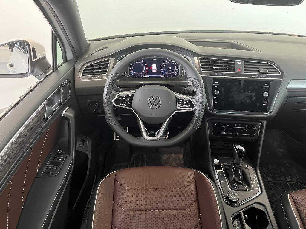 2024 Volkswagen Tiguan Highline R-Line + DÉMO DISPONIBLE MAINTENANT