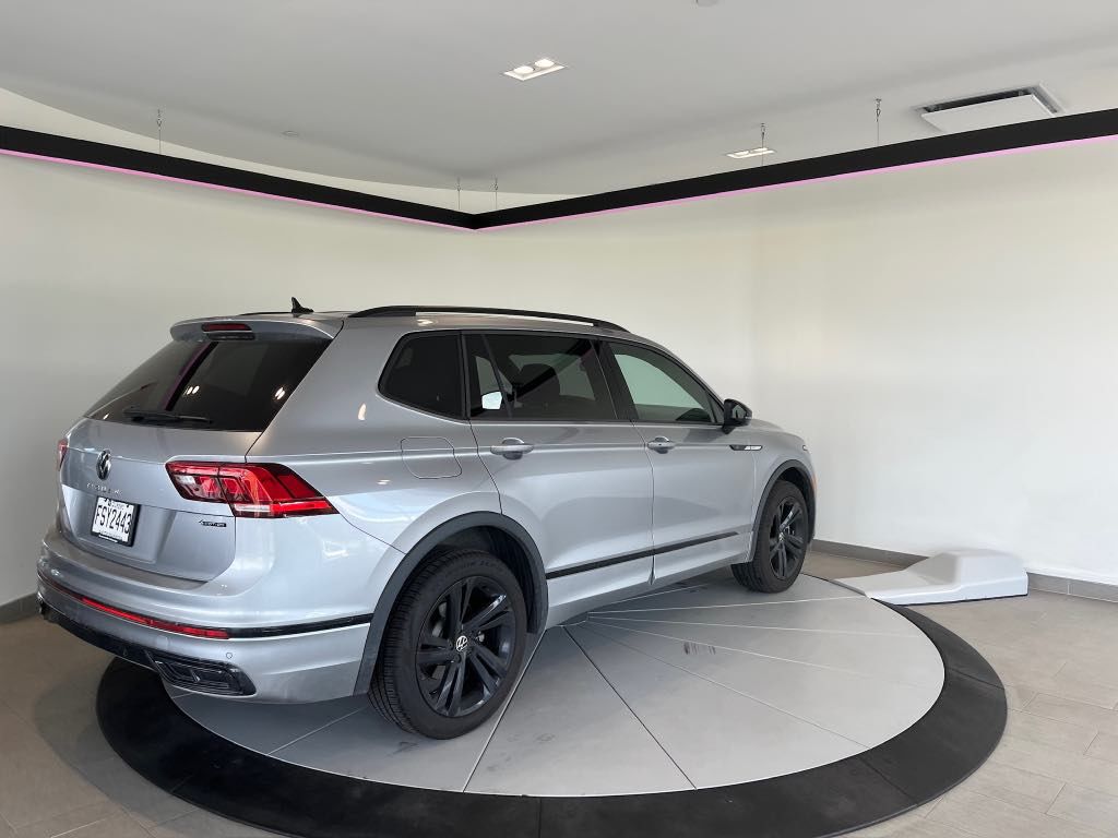 2024 Volkswagen Tiguan Comfortline R-Line Black Edition