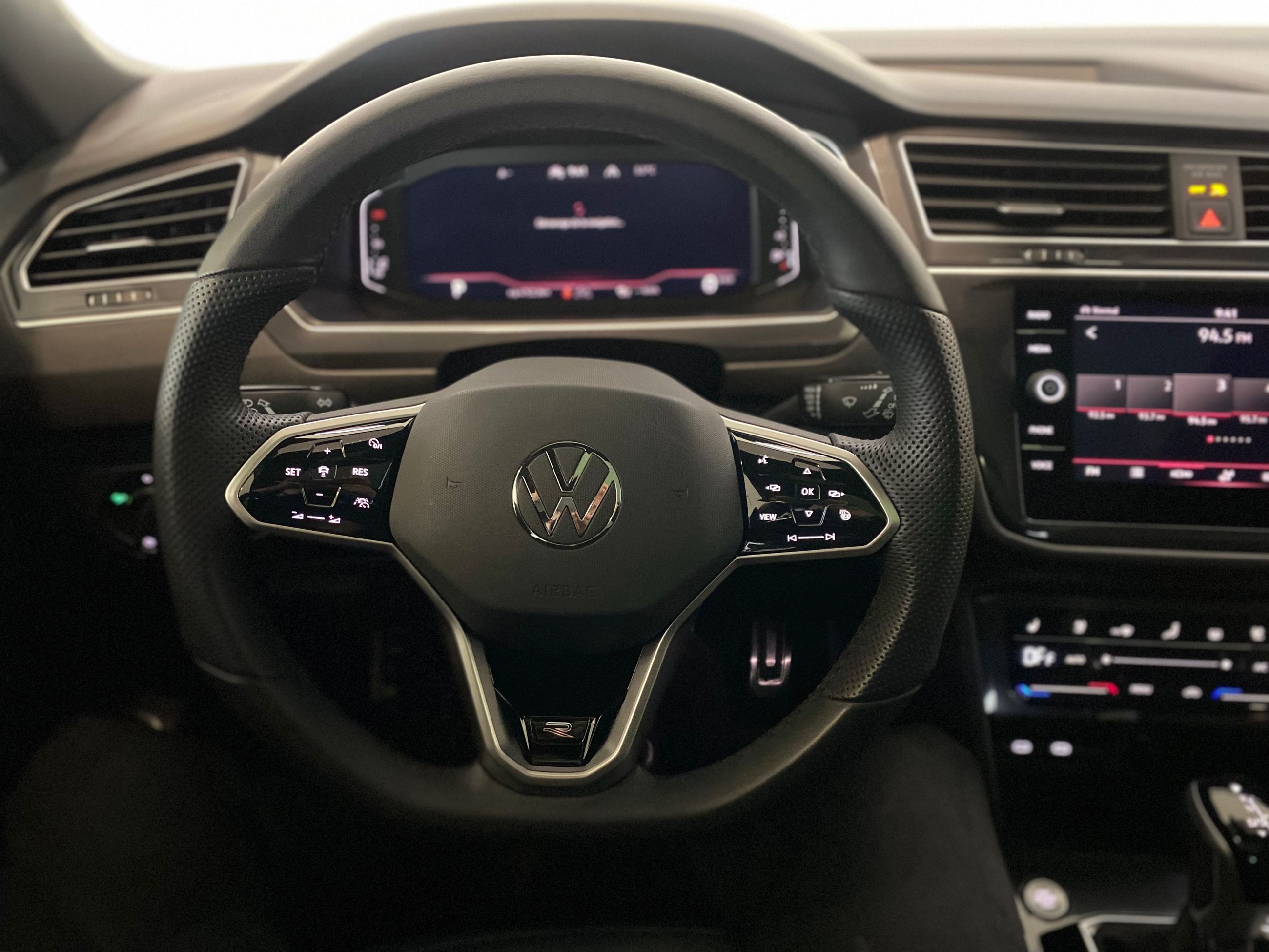 Volkswagen Tiguan Highline R-Line + CARPLAY + TOIT + CUIR + WOW +++ 2024