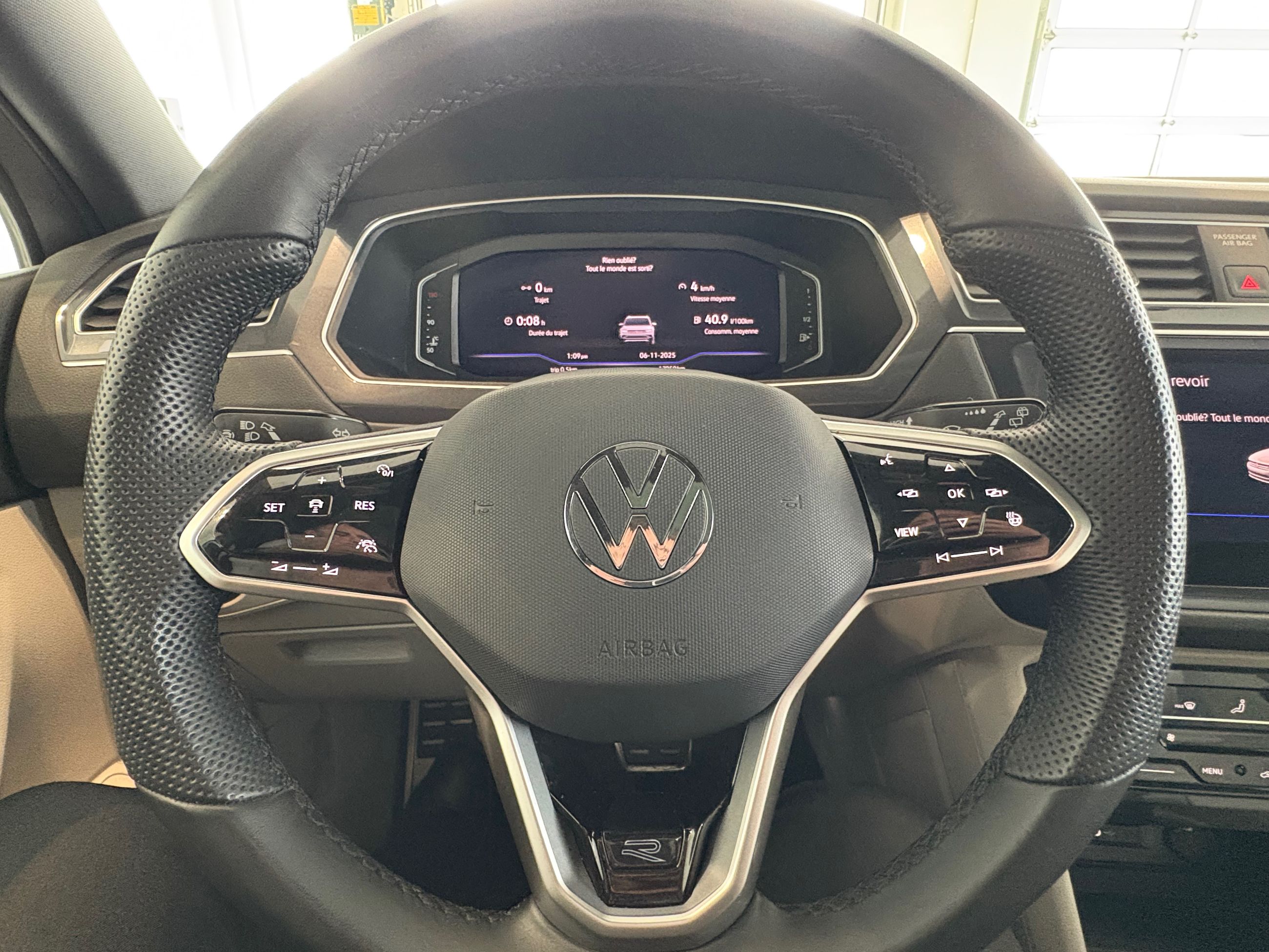 Volkswagen Tiguan Highline R-Line + CUIR + CARPLAY + CAMERA + WOW!++ 2024