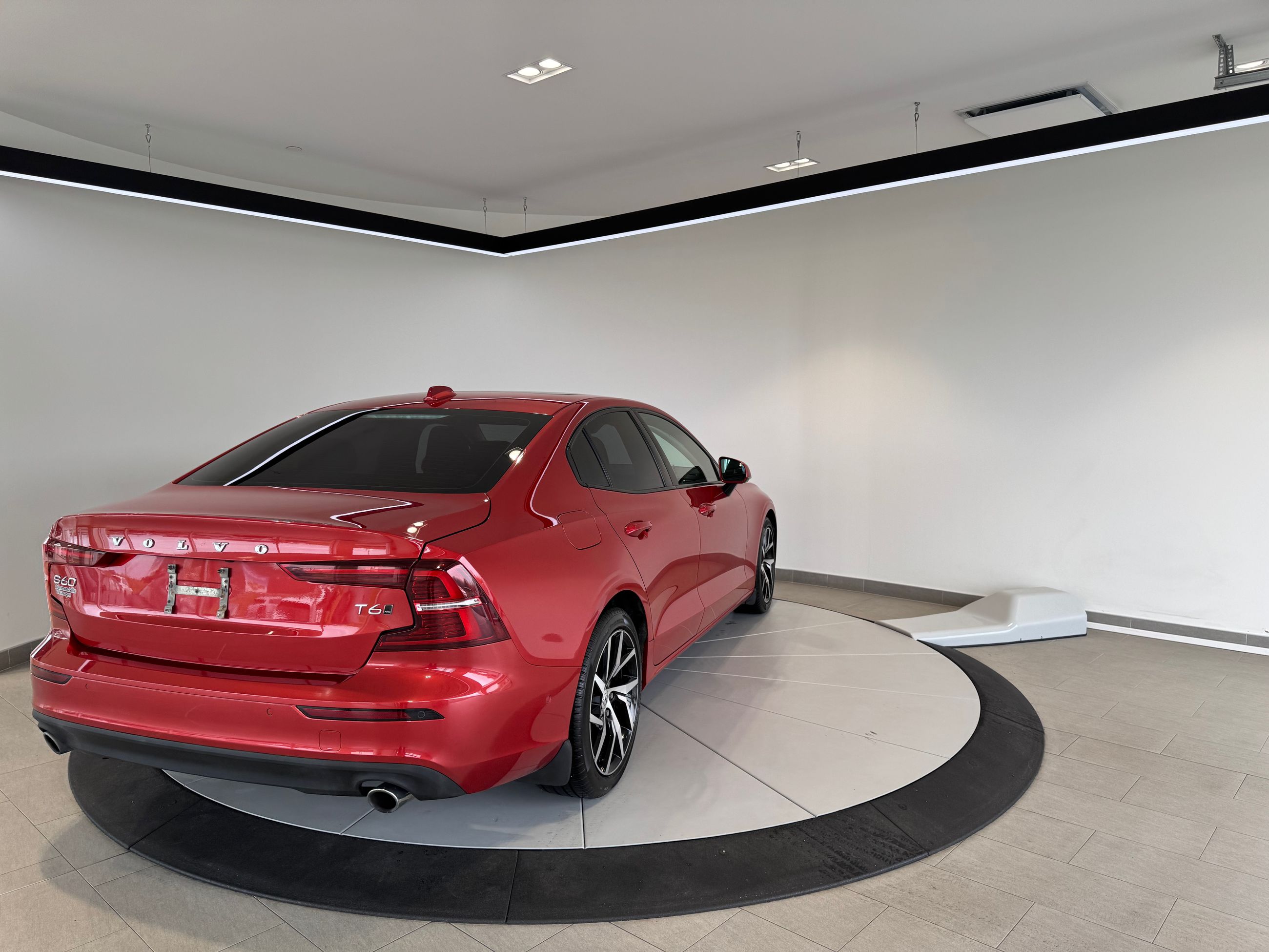 Volvo S60 T6 + AWD + Momentum + 316 HP + TOIT + CARPLAY ++++ 2019 316 HP + AWD + WOW !