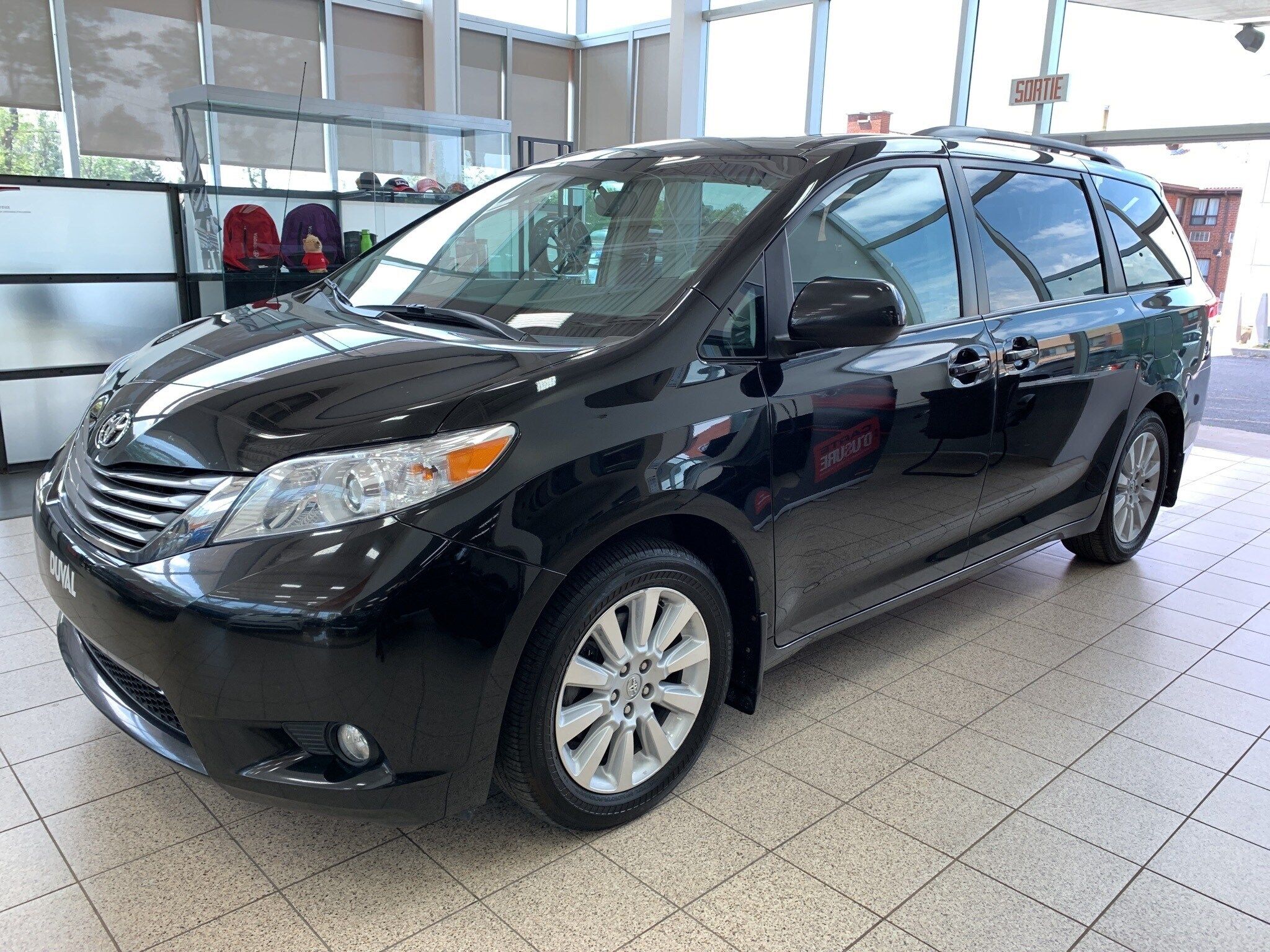 2014 toyota sienna xle awd
