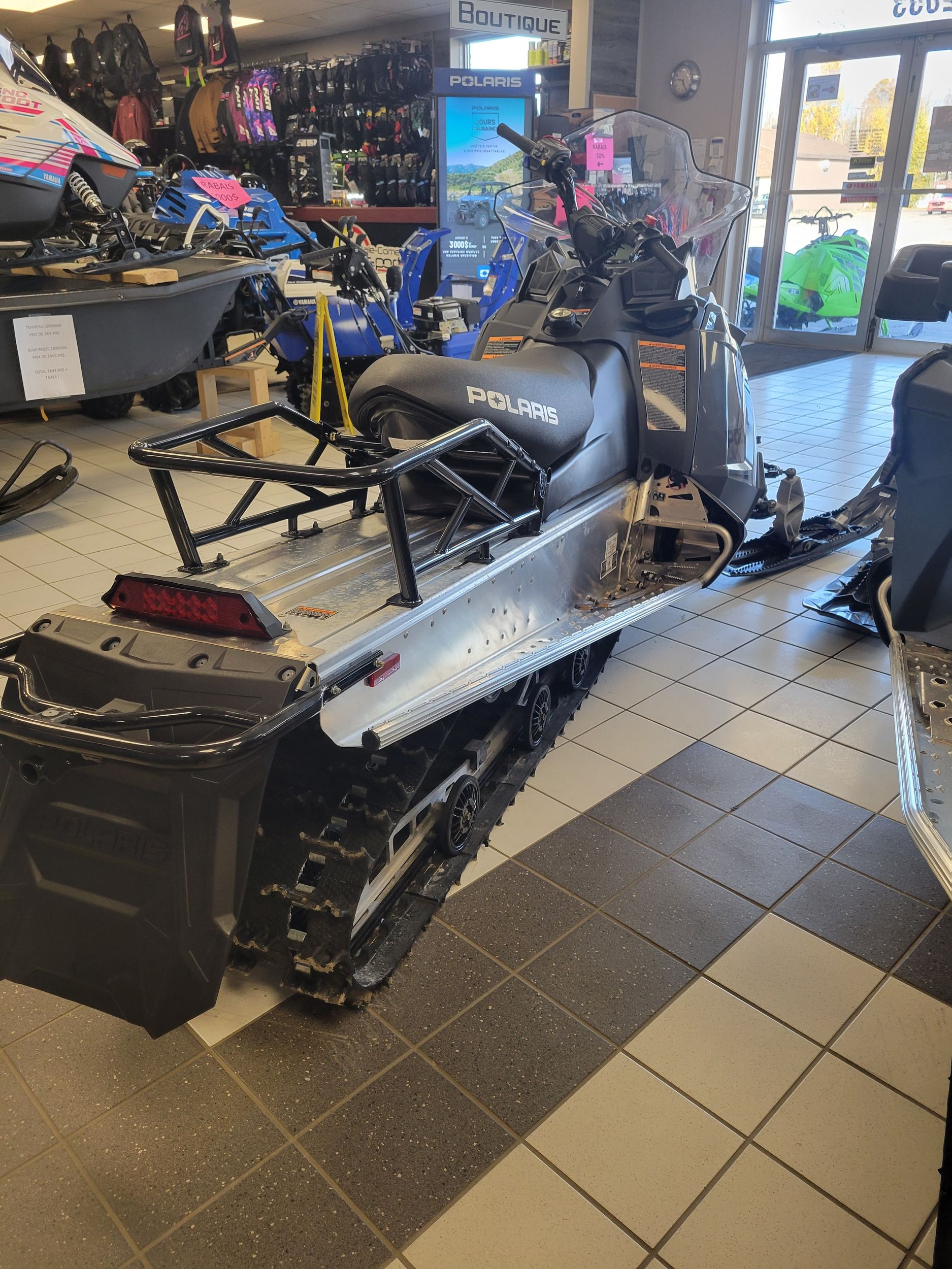 Polaris Indy Voyageur 550 144 2022