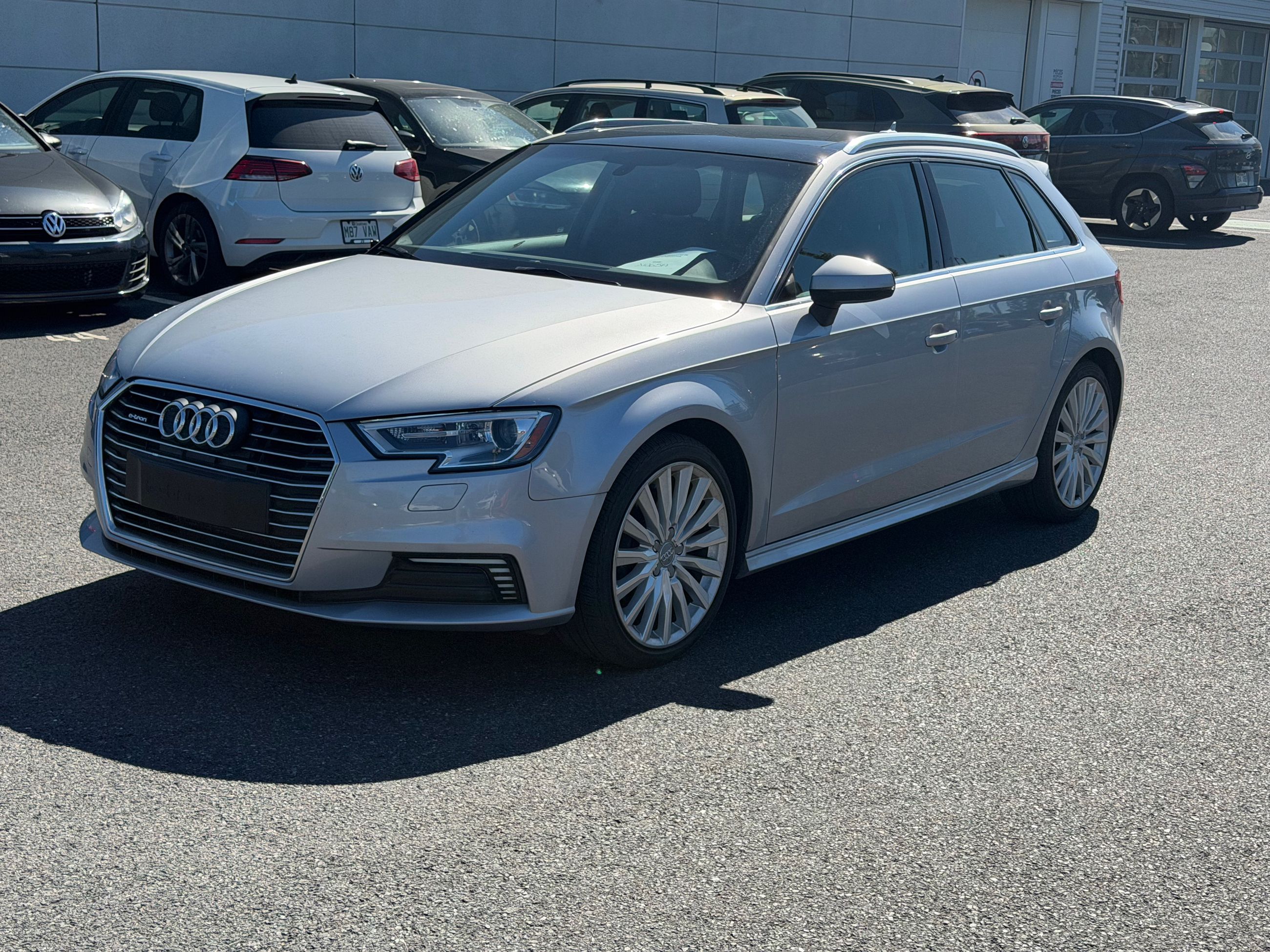 Photo Audi A3 e-tron Progressiv 2017 #1