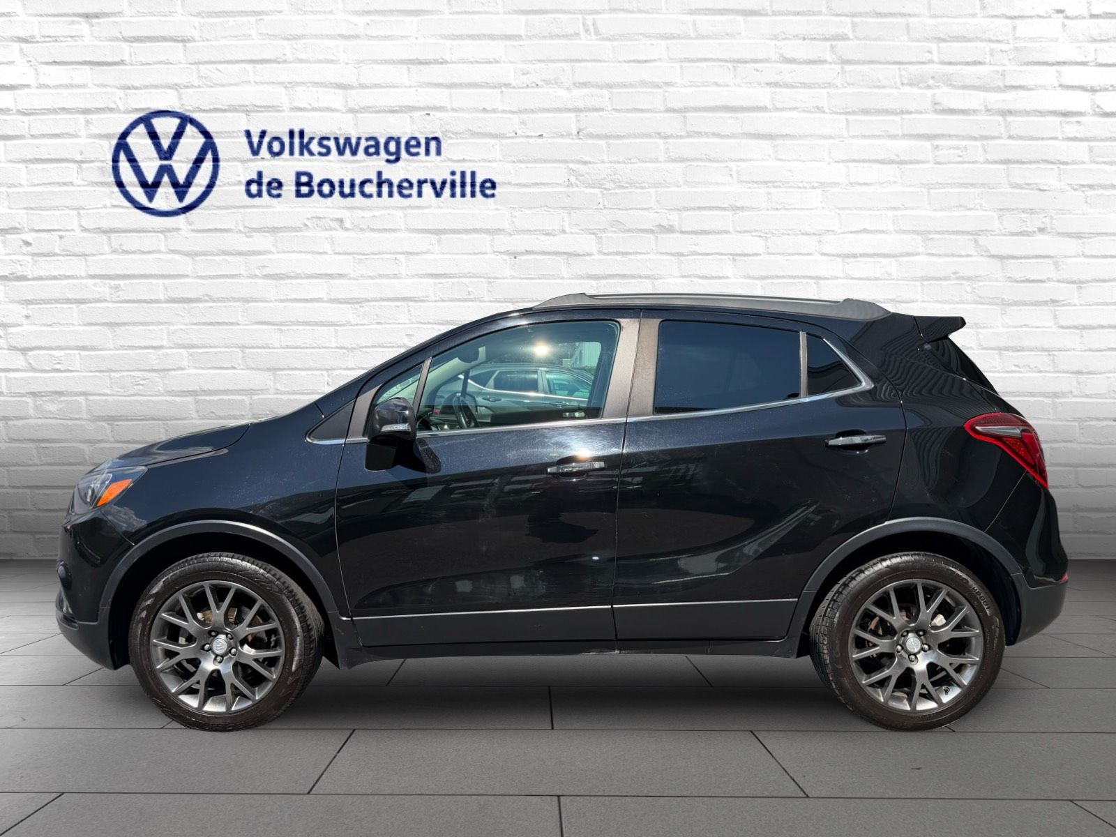 Photo 2019 Buick Encore Sport Touring #2