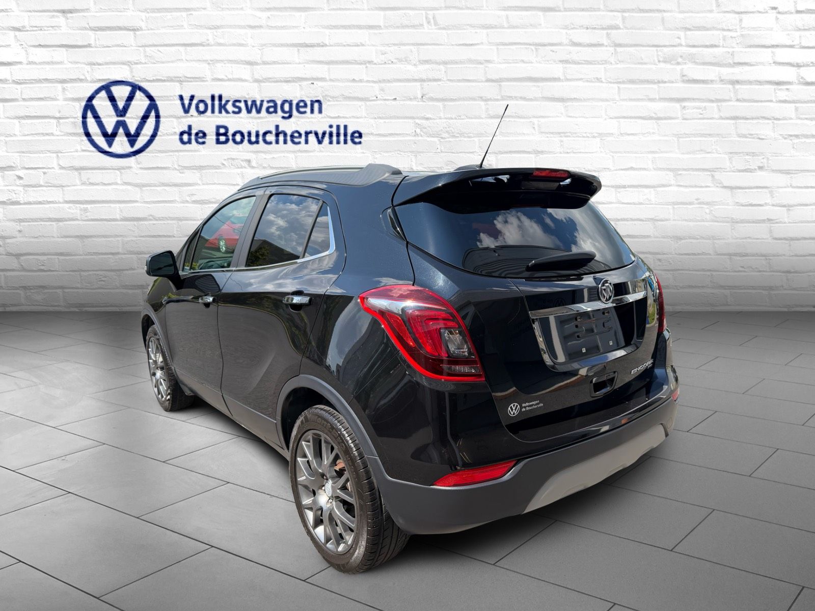 Photo 2019 Buick Encore Sport Touring #3