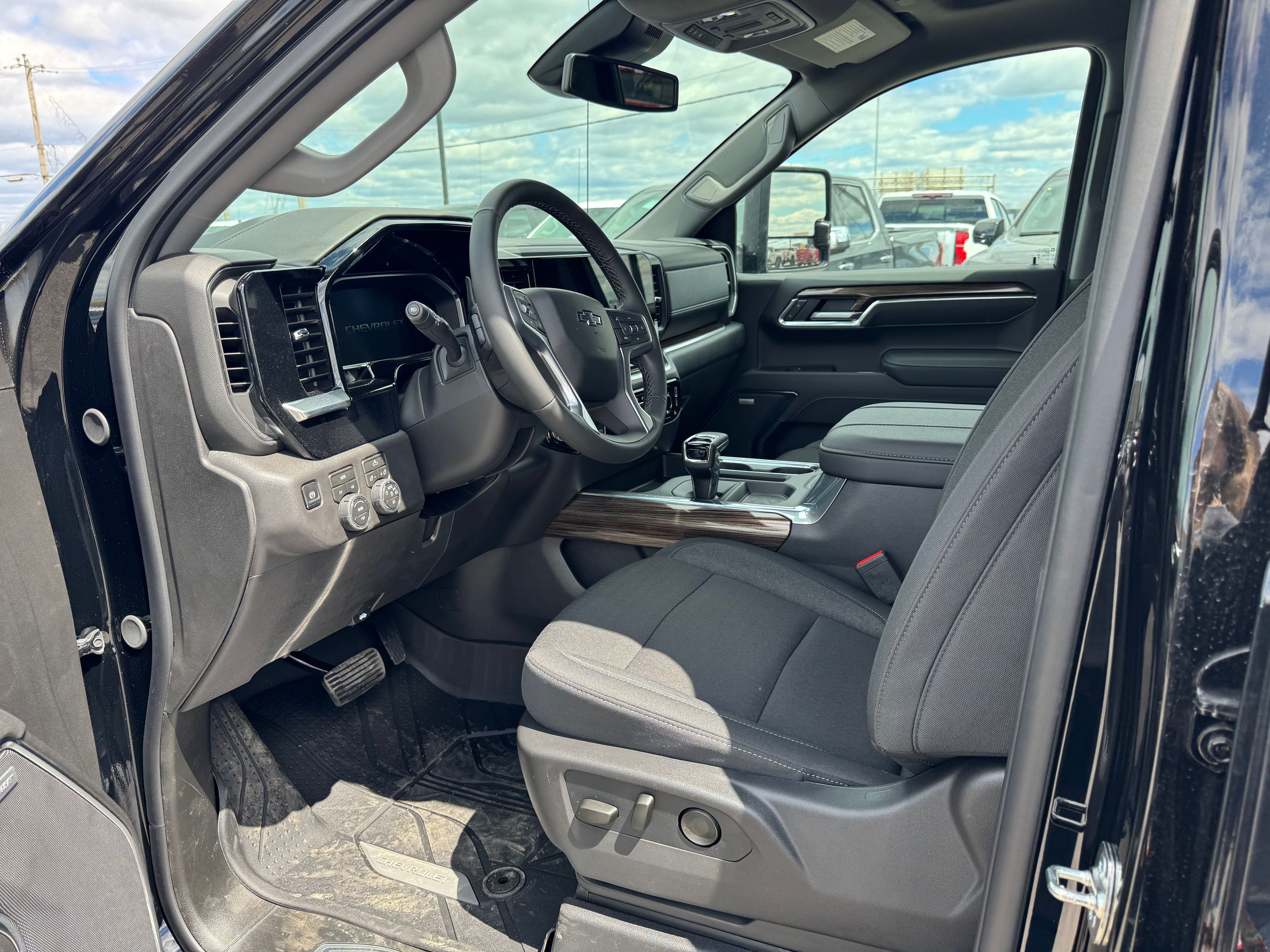 Photo 2026 Chevrolet Silverado 1500 RST #7