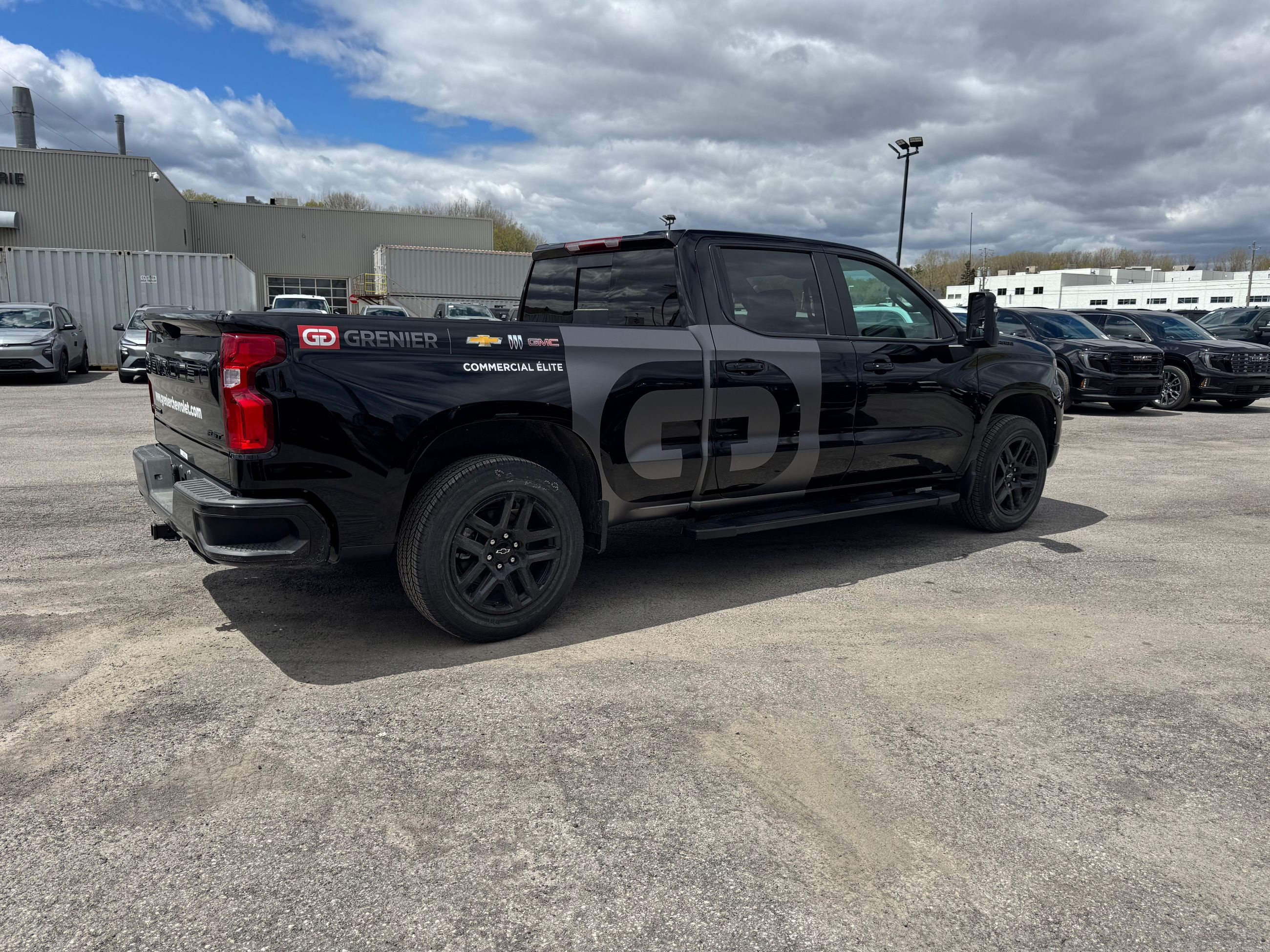 Photo 2026 Chevrolet Silverado 1500 RST #4