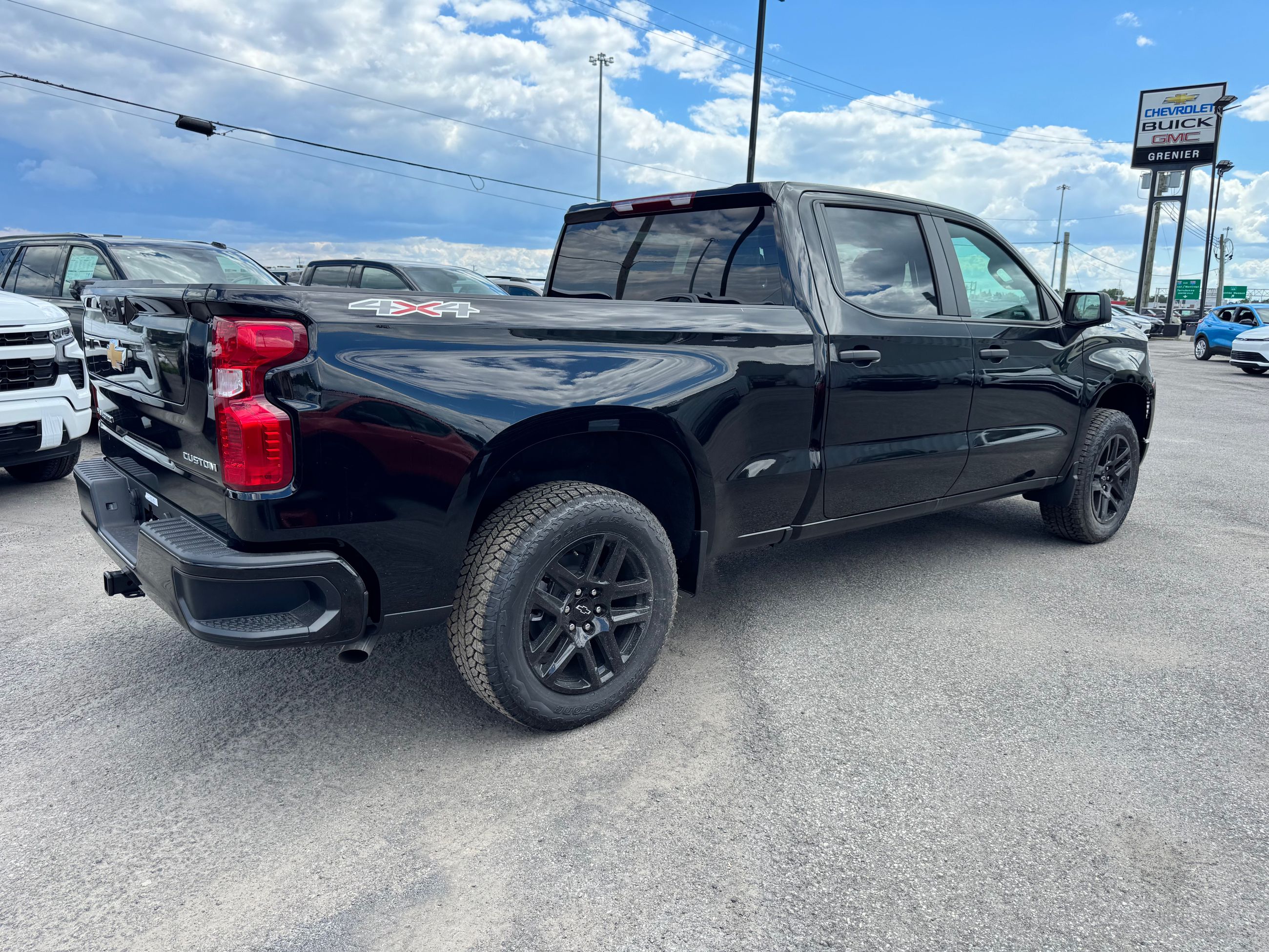 Photo Chevrolet Silverado 1500 Custom 2026 #4