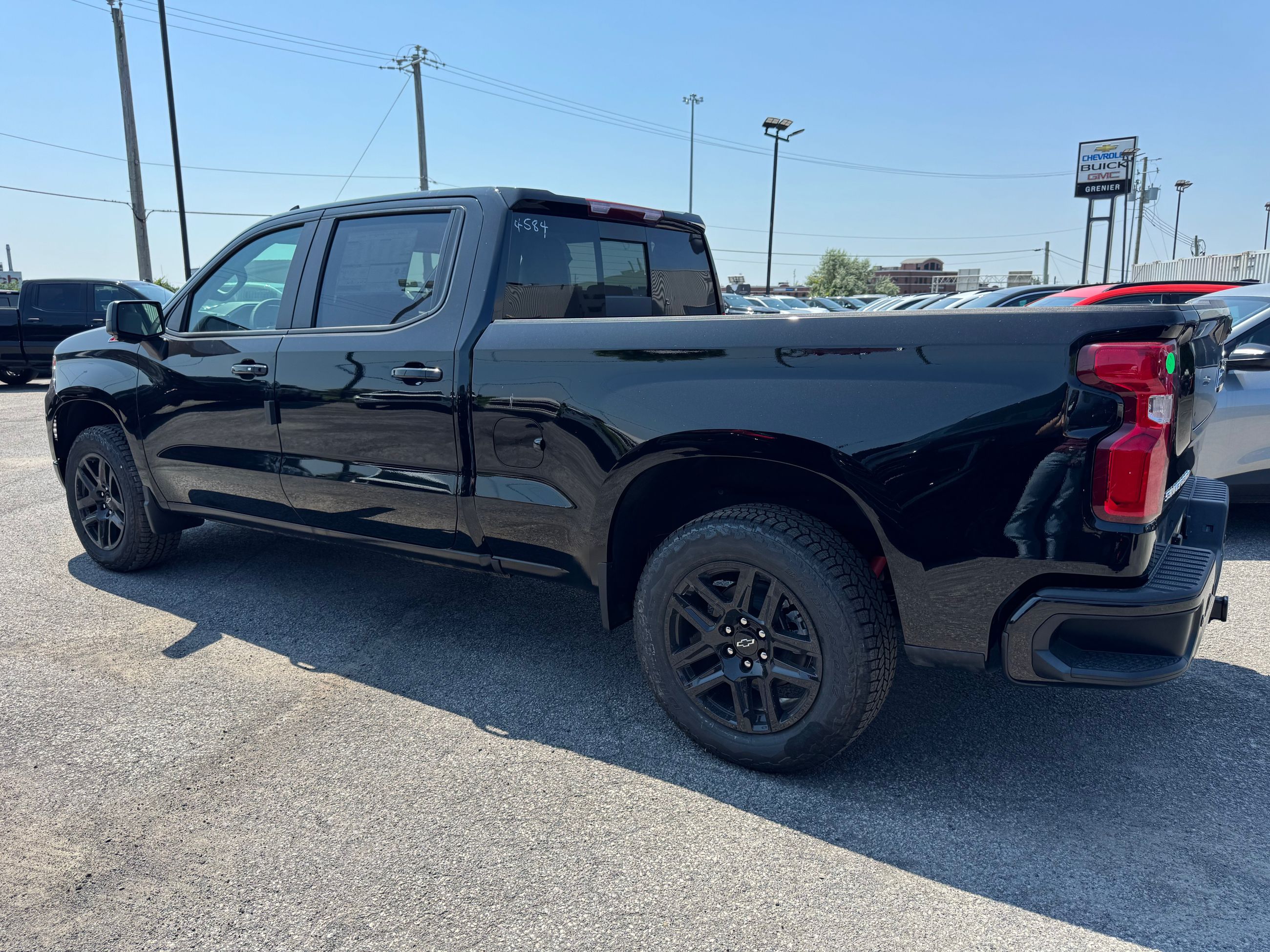 Photo 2026 Chevrolet Silverado 1500 RST #4