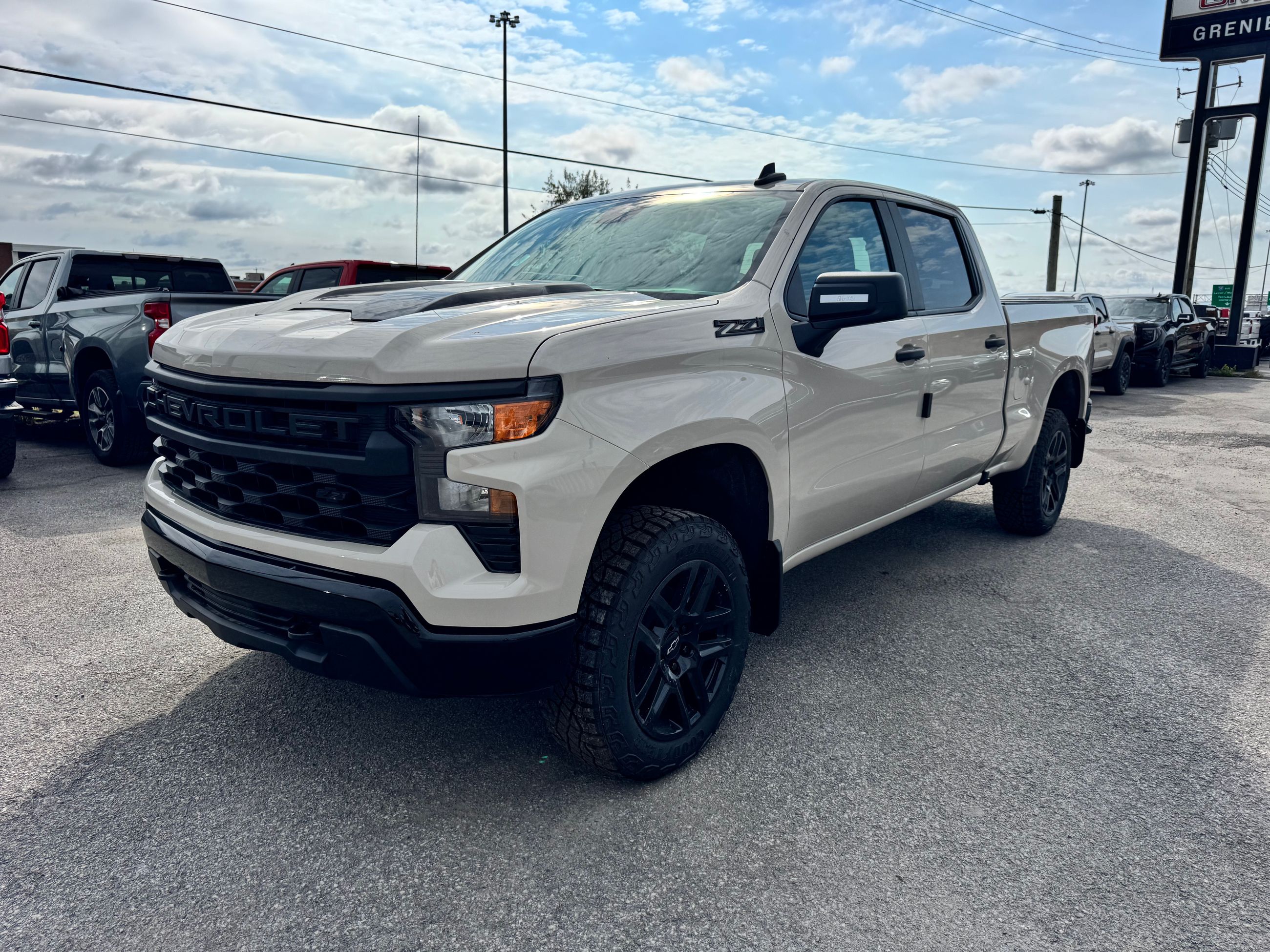 Photo 2026 Chevrolet Silverado 1500 Custom Trail Boss #1